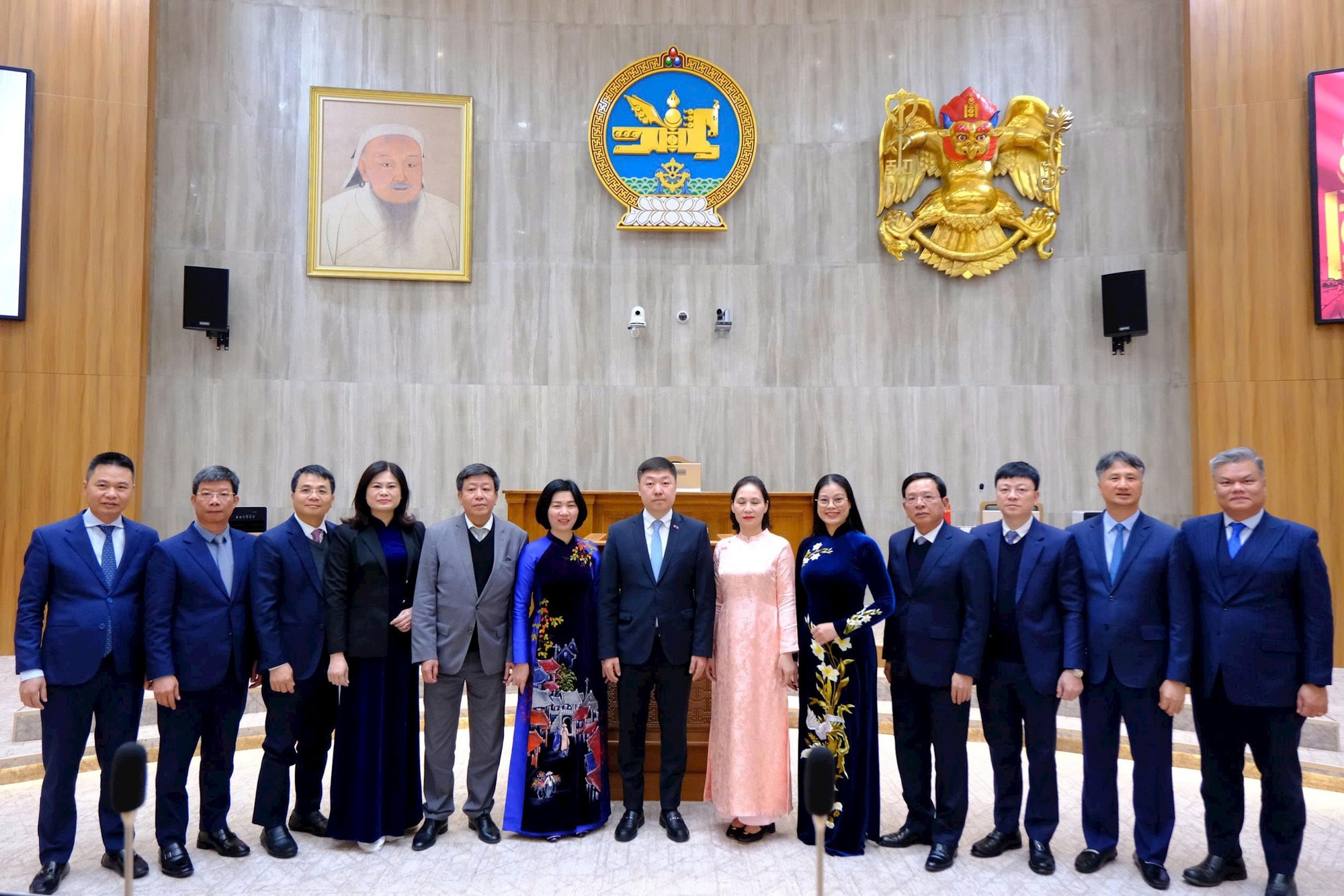 Thành phố Hà Nội tăng cường quan hệ hữu nghị và hợp tác với thành phố Ulaanbaatar, Mông Cổ- Ảnh 2.