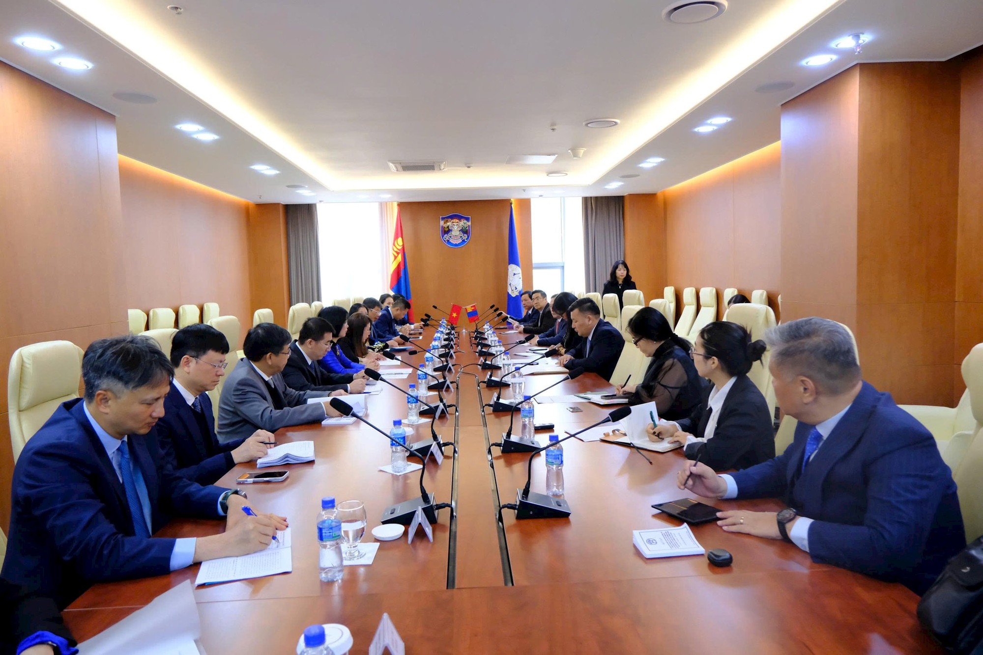 Thành phố Hà Nội tăng cường quan hệ hữu nghị và hợp tác với thành phố Ulaanbaatar, Mông Cổ- Ảnh 3.