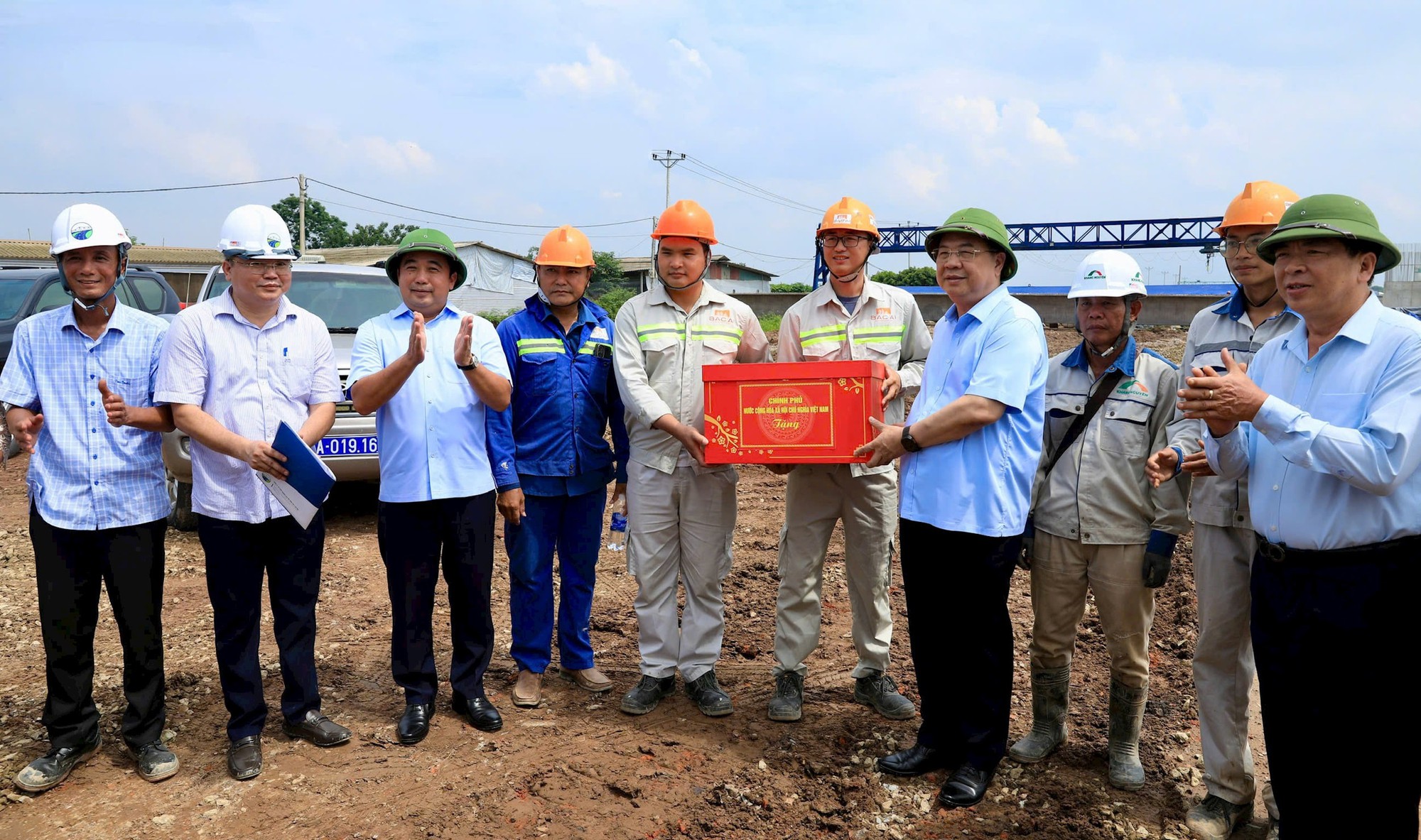 Đẩy nhanh tiến độ các công trình trọng điểm, tạo động lực phát triển mới cho Thủ đô và vùng kinh tế phía Bắc- Ảnh 3.