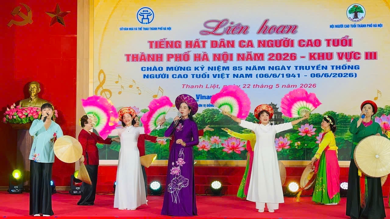 Liên hoan tiếng hát dân ca - Sắc màu văn hóa người cao tuổi Thủ đô- Ảnh 4.