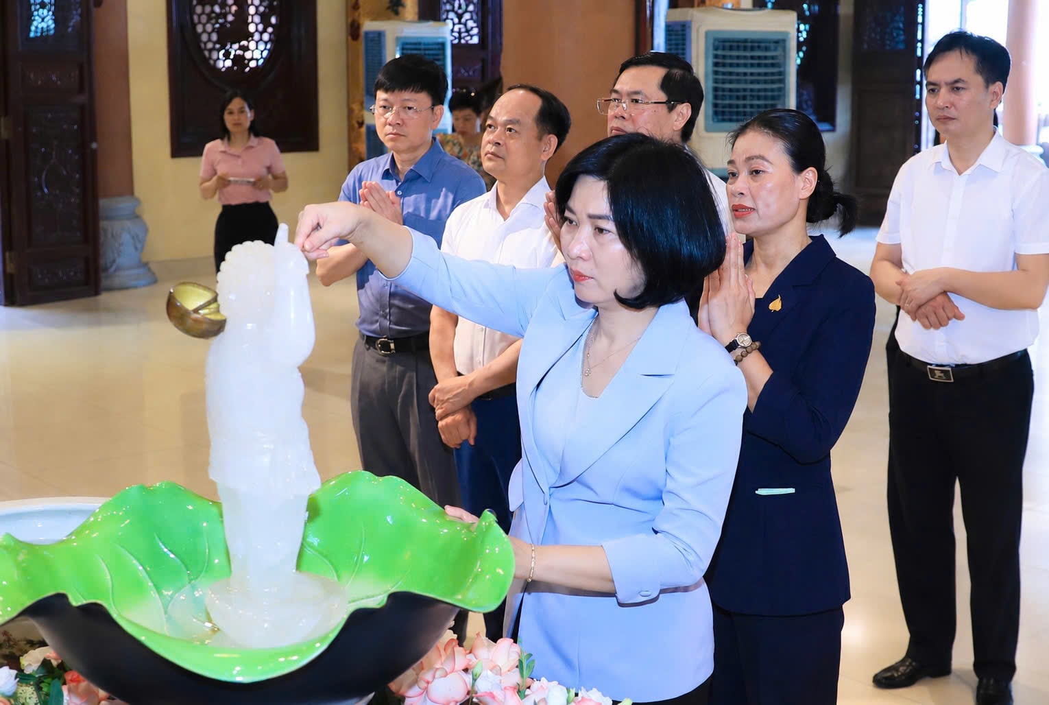 Đồng chí Phùng Thị Hồng Hà thăm, chúc mừng Ban Văn hóa Trung ương Giáo hội Phật giáo Việt Nam- Ảnh 2.