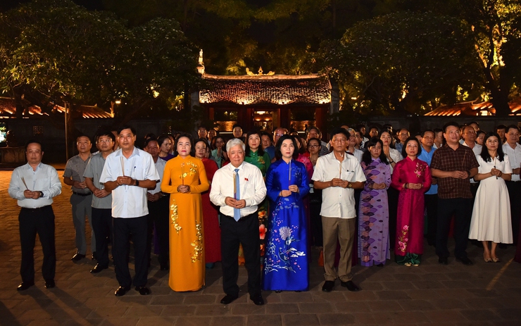 National Assembly delegates experience scholarly heritage program at Hanoi historic landmark