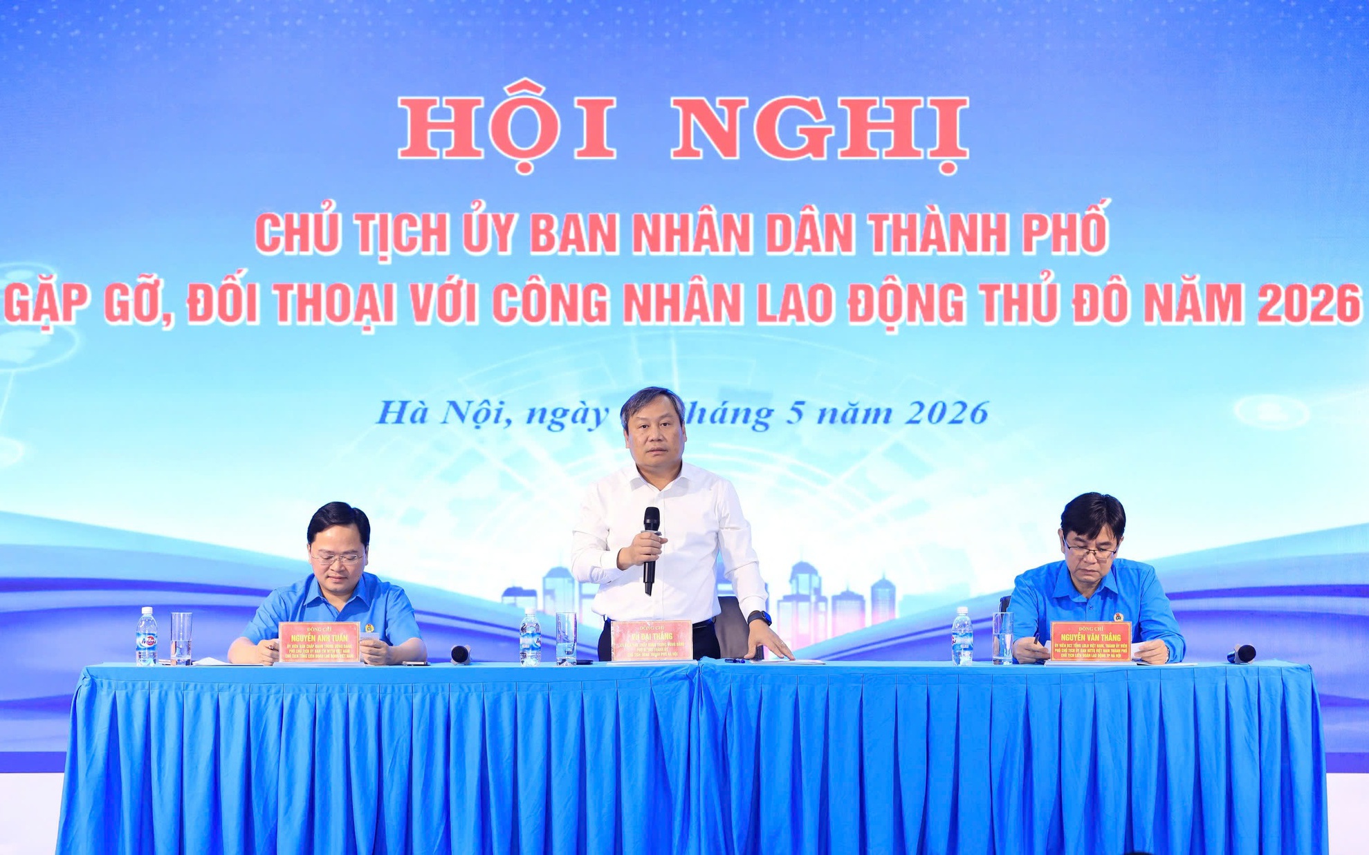 Chủ tịch UBND thành phố Hà Nội Vũ Đại Thắng đối thoại với công nhân lao động Thủ đô