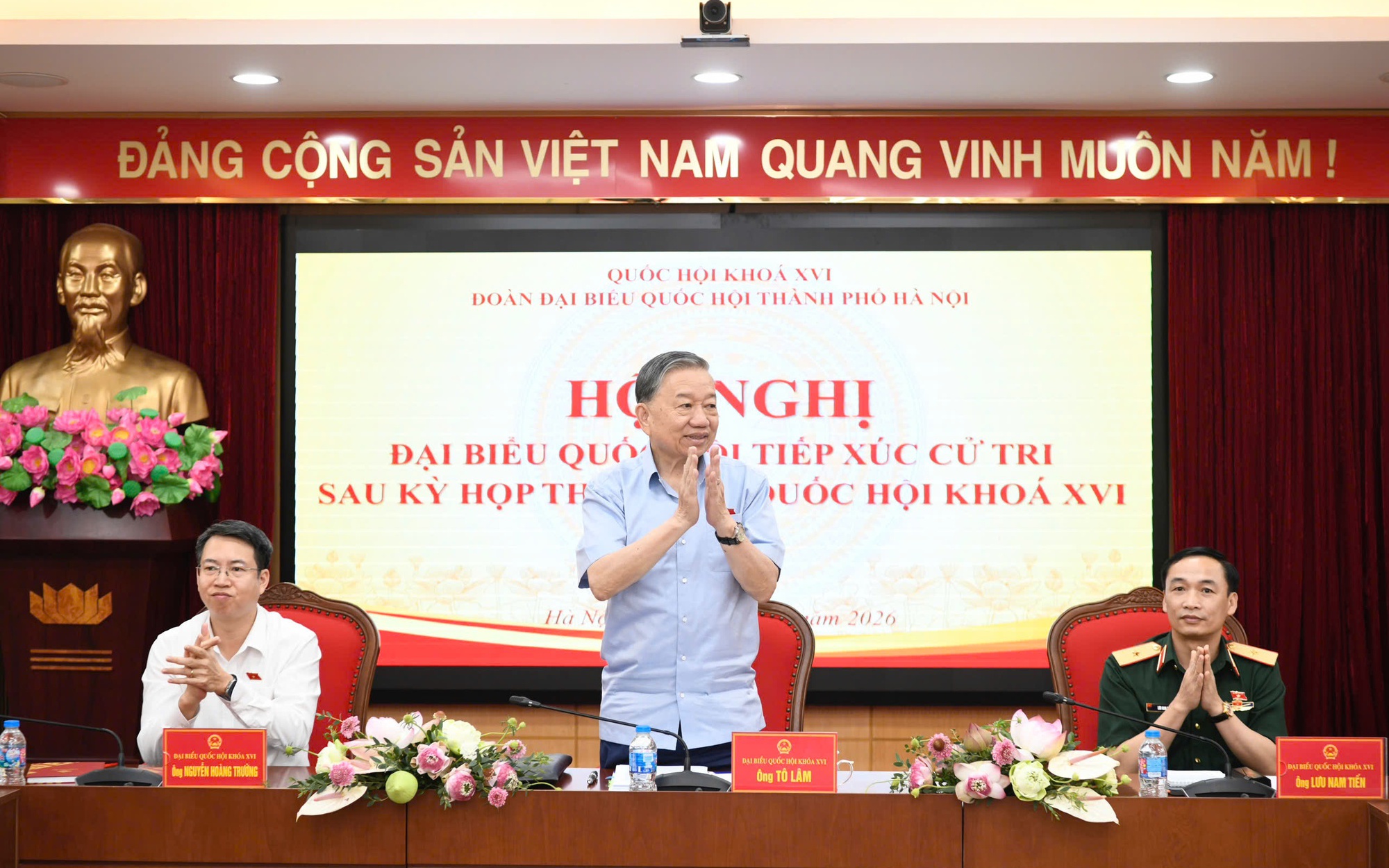 Tổng Bí thư, Chủ tịch nước Tô Lâm cùng các đại biểu Quốc hội Đơn vị bầu cử số 1 thành phố Hà Nội tại Hội nghị.