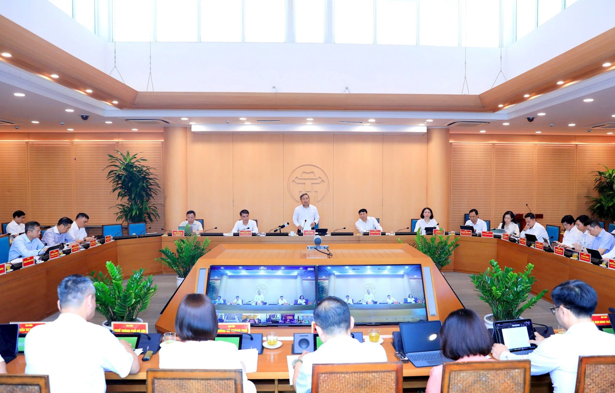 Hà Nội quyết liệt tháo gỡ “điểm nghẽn” để thúc đẩy tăng trưởng kinh tế - xã hội- Ảnh 1.