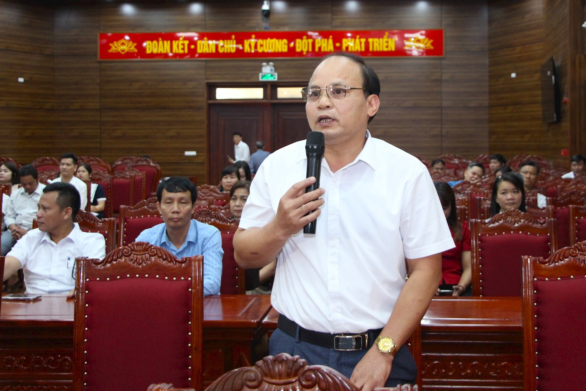 Cử tri kiến nghị kiểm soát lạm phát, bình ổn giá cả sau cải cách tiền lương- Ảnh 3.