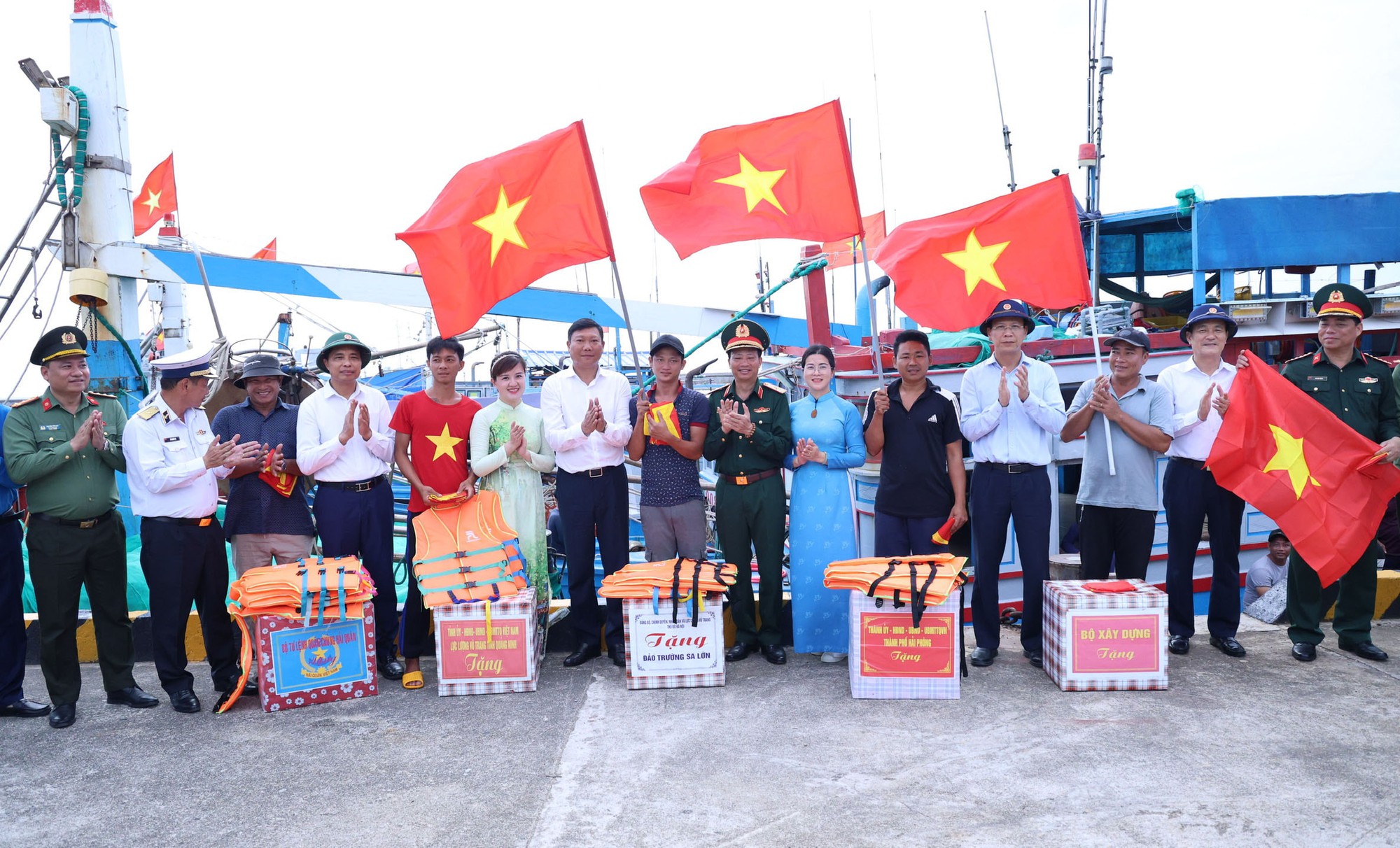Từ Hà Nội đến Trường Sa - Hành trình của niềm tin và tình yêu Tổ quốc- Ảnh 9.