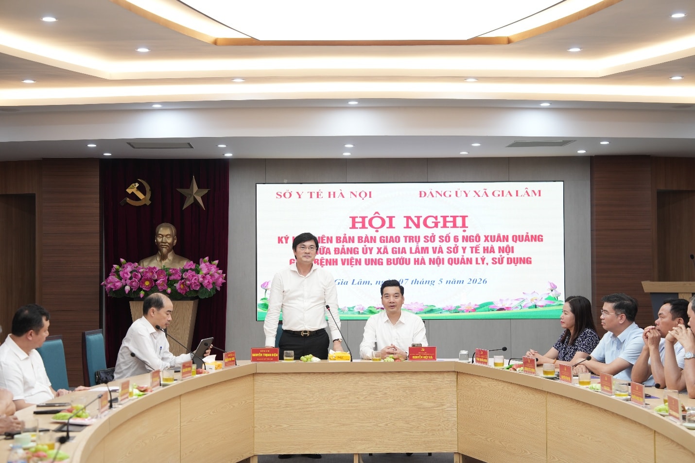 Xã Gia Lâm: Bàn giao trụ sở số 6 Ngô Xuân Quảng cho Bệnh viện Ung bướu Hà Nội- Ảnh 1.