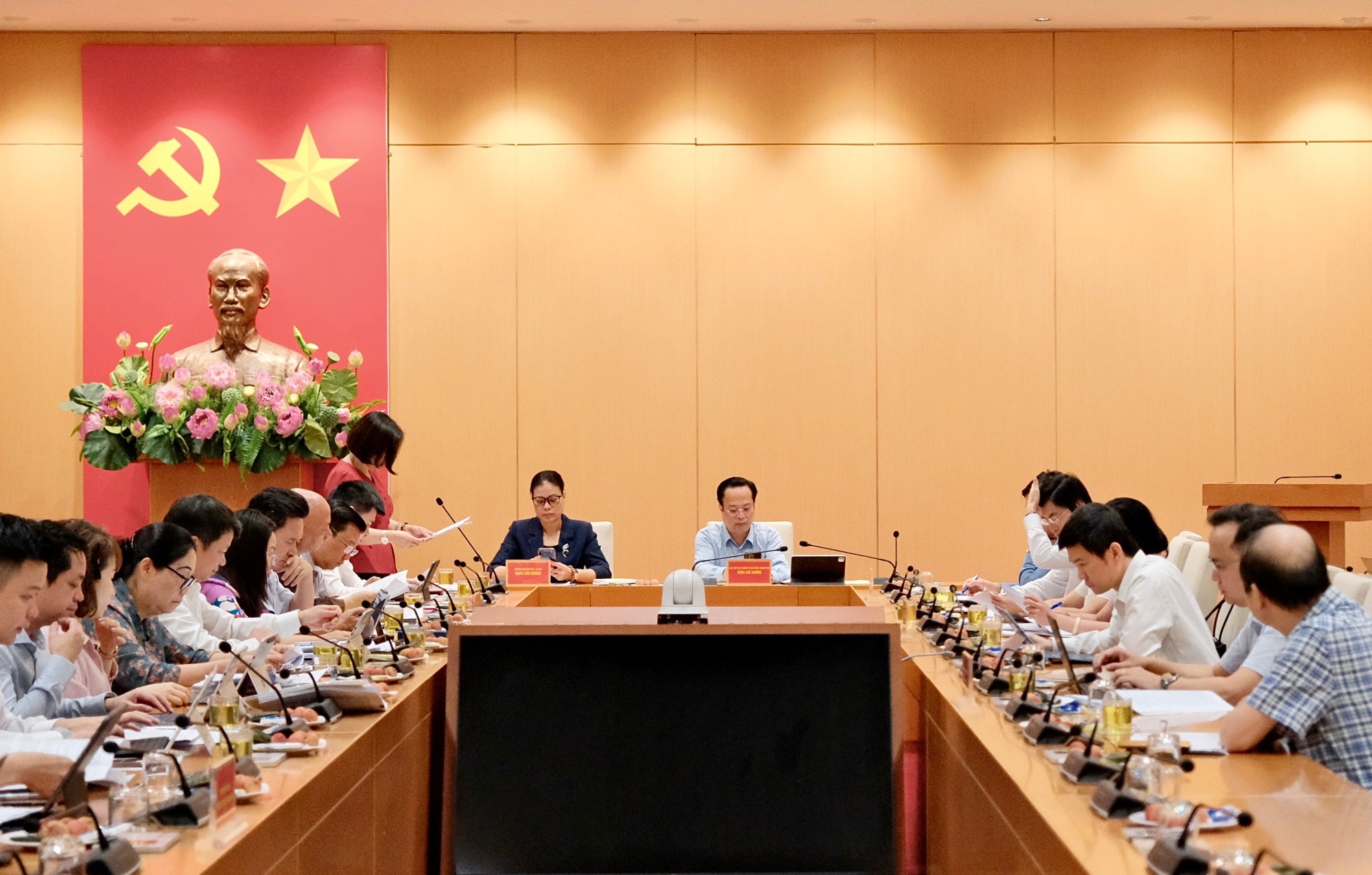 Thẩm tra các nội dung do UBND Thành phố trình kỳ họp thứ tư HĐND Thành phố- Ảnh 1.