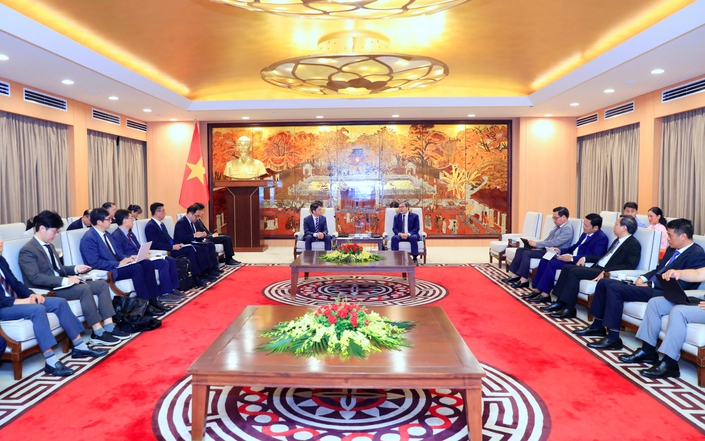 Hanoi and South Korea deepen cooperation on urban rail development projects
