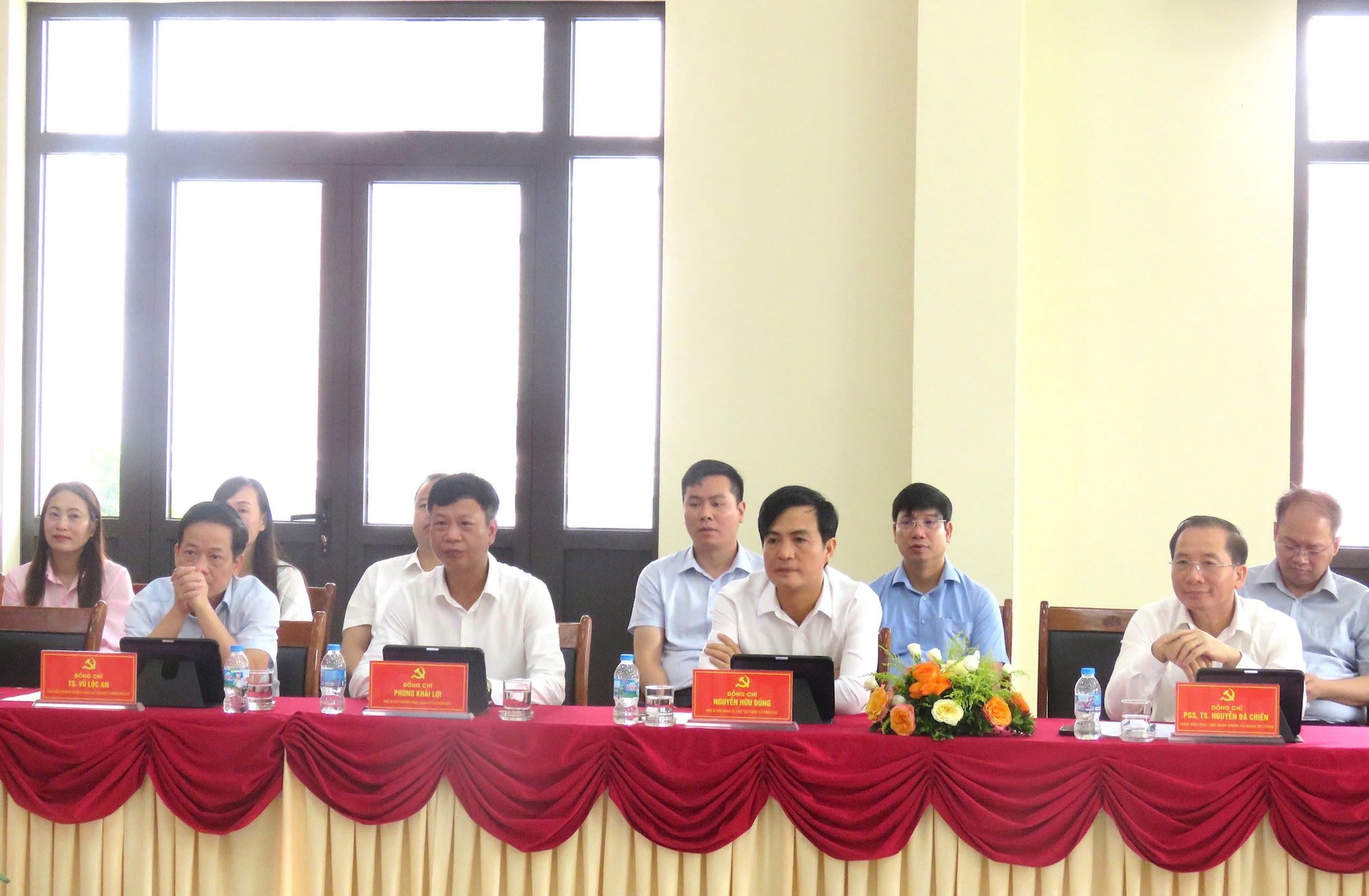 Tọa đàm “Nguồn nhân lực hệ thống chính quyền địa phương hai cấp - những yêu cầu đặt ra trong kỷ nguyên mới”- Ảnh 3.