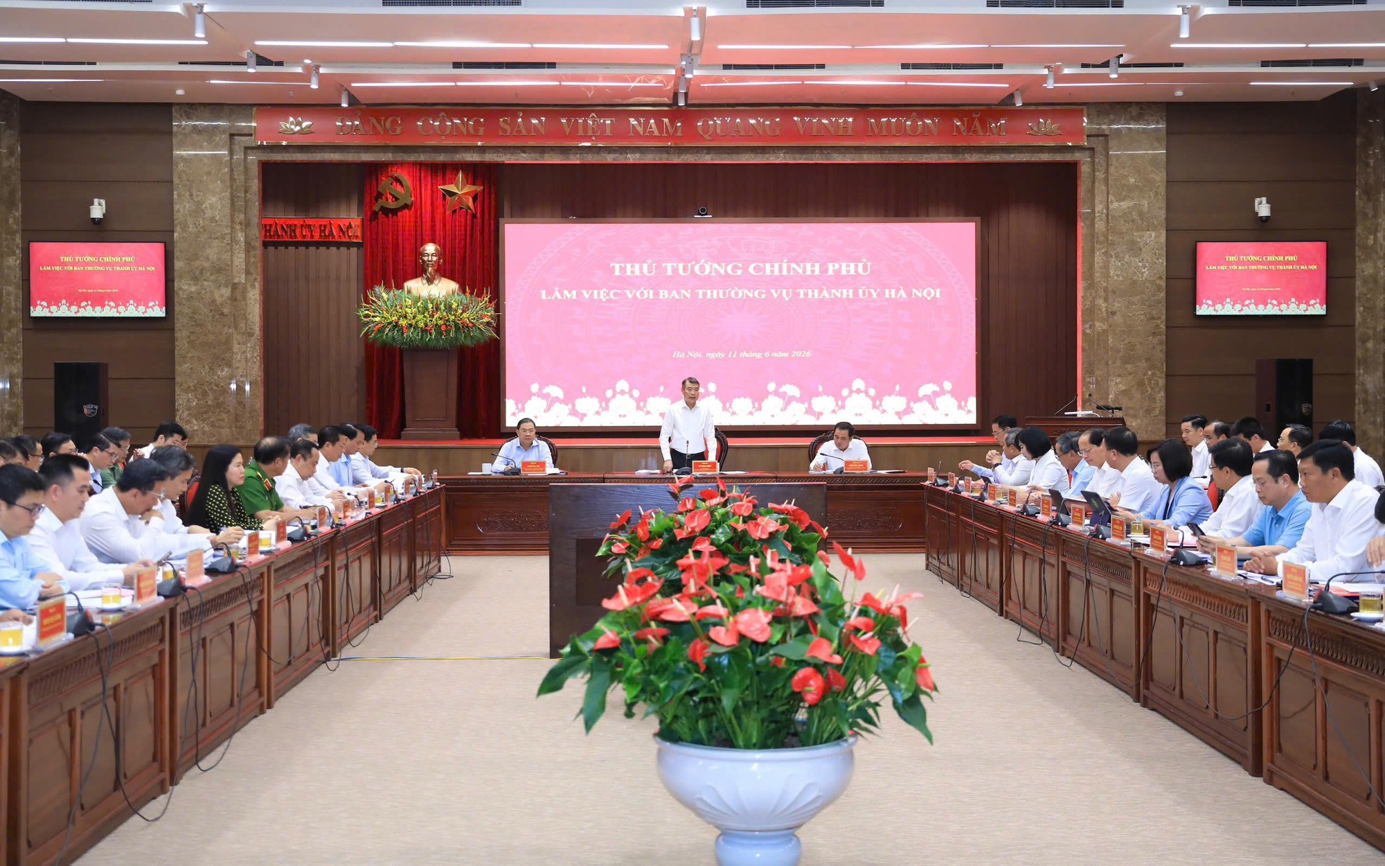 Thủ tướng Chính phủ Lê Minh Hưng làm việc với Ban Thường vụ Thành ủy Hà Nội