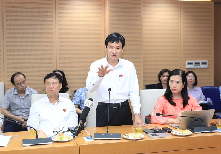 Deputies offer practical proposals to strengthen Hanoi's special development mechanisms- Ảnh 2.