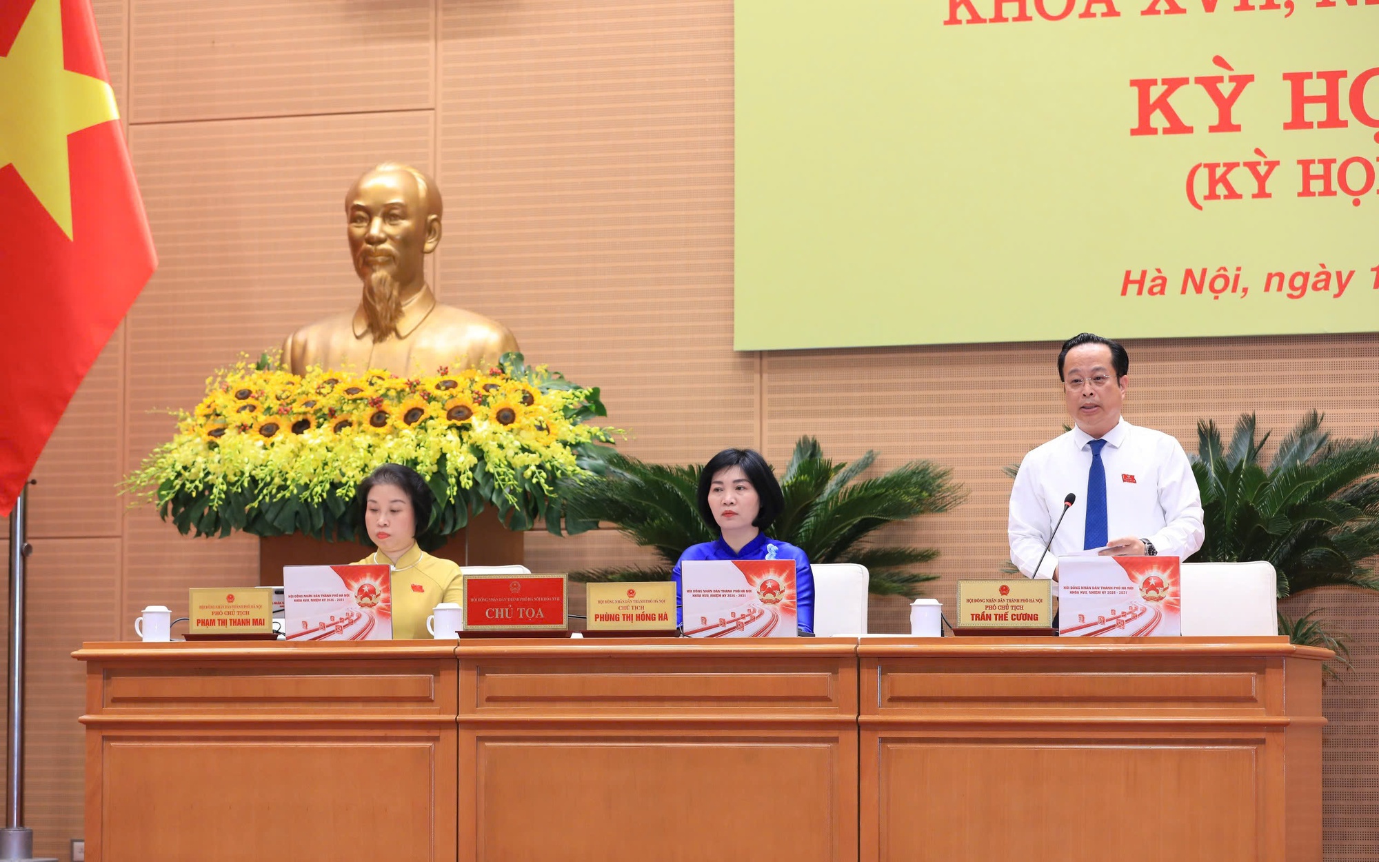 Chủ tọa điều hành kỳ họp