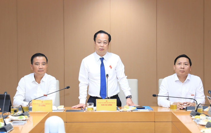 Deputies offer practical proposals to strengthen Hanoi's special development mechanisms- Ảnh 4.