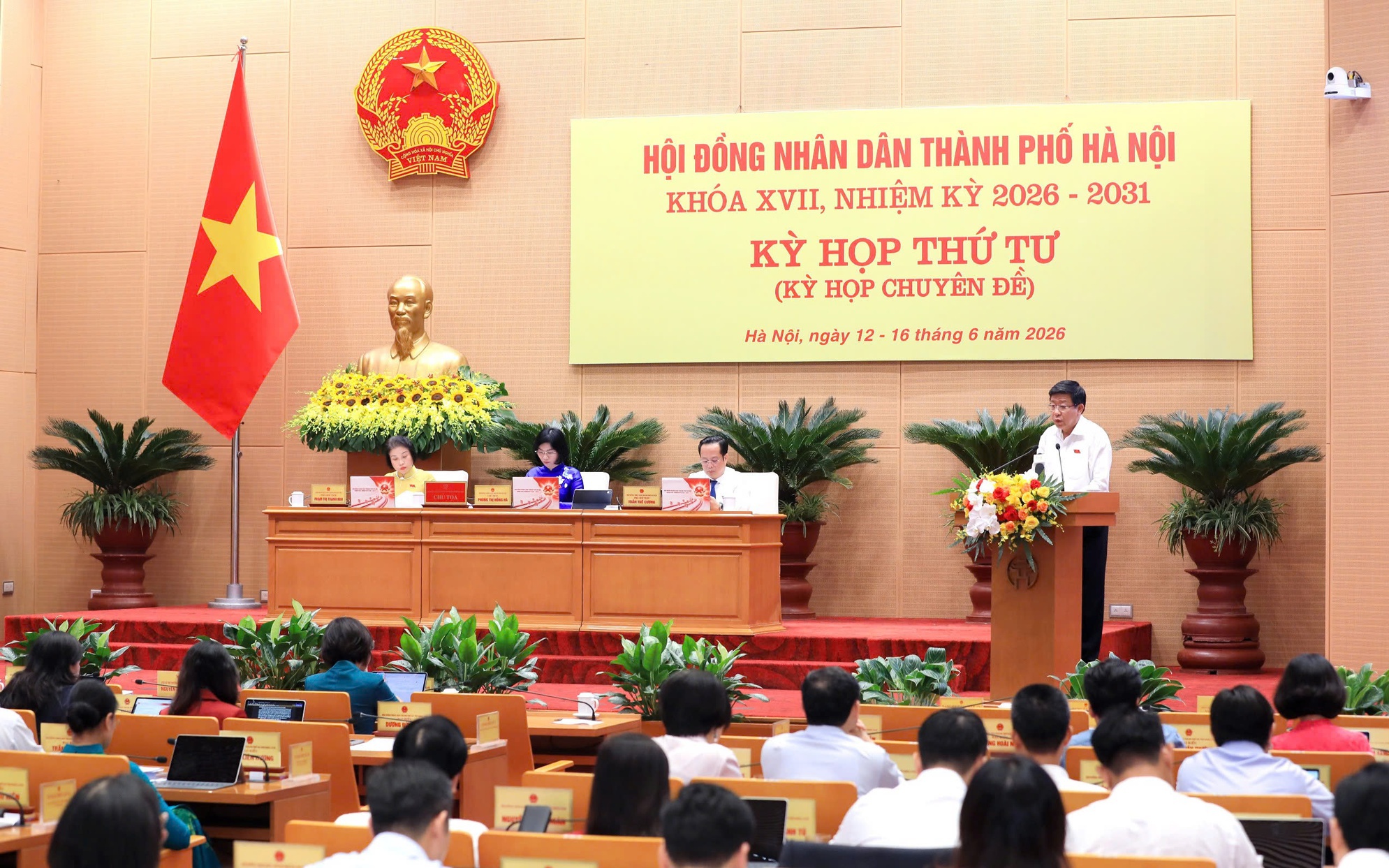Quang cảnh kỳ họp