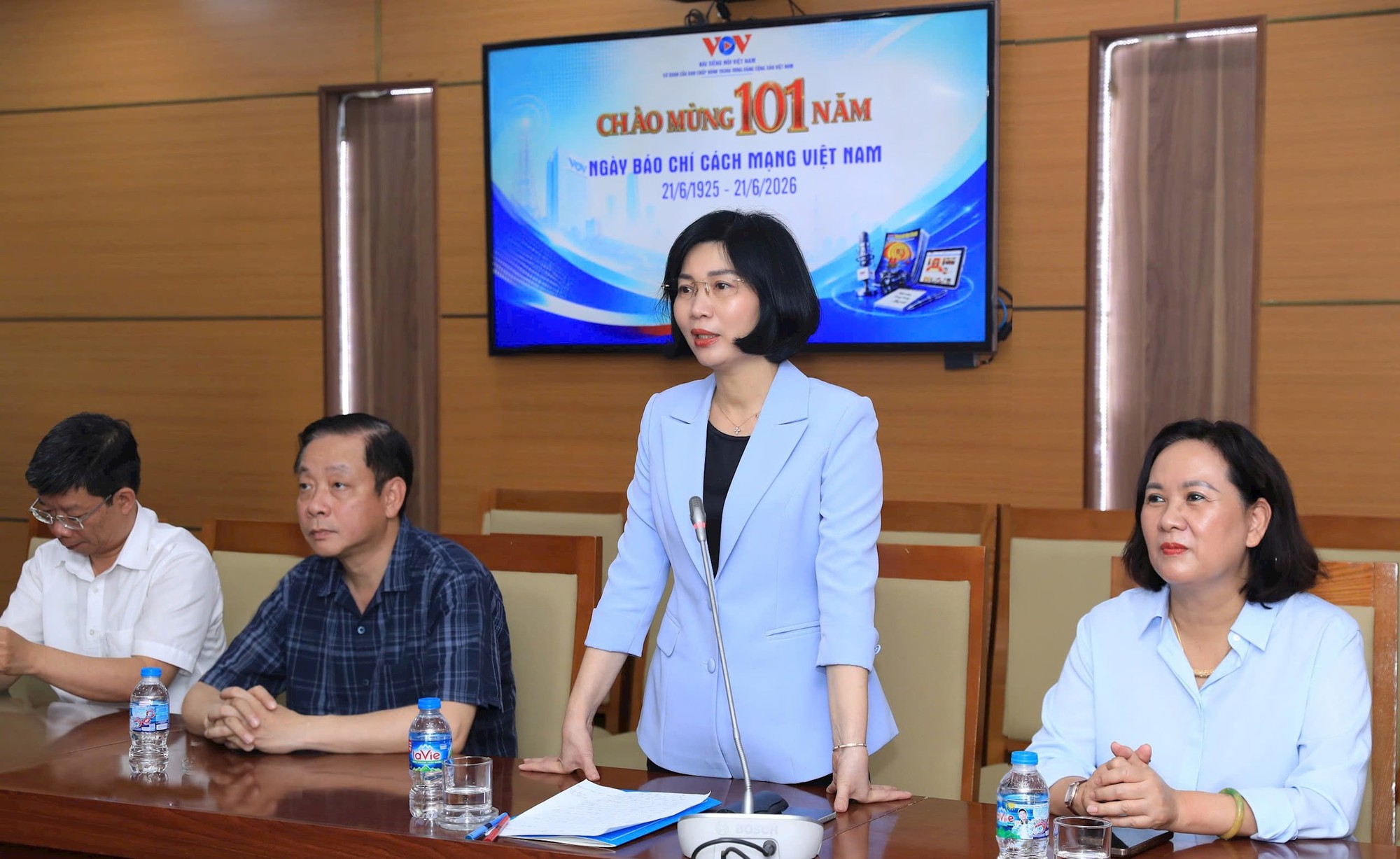 Chủ tịch HĐND Thành phố Phùng Thị Hồng Hà chúc mừng Đài Tiếng nói Việt Nam nhân kỷ niệm Ngày Báo chí Cách mạng Việt Nam- Ảnh 2.