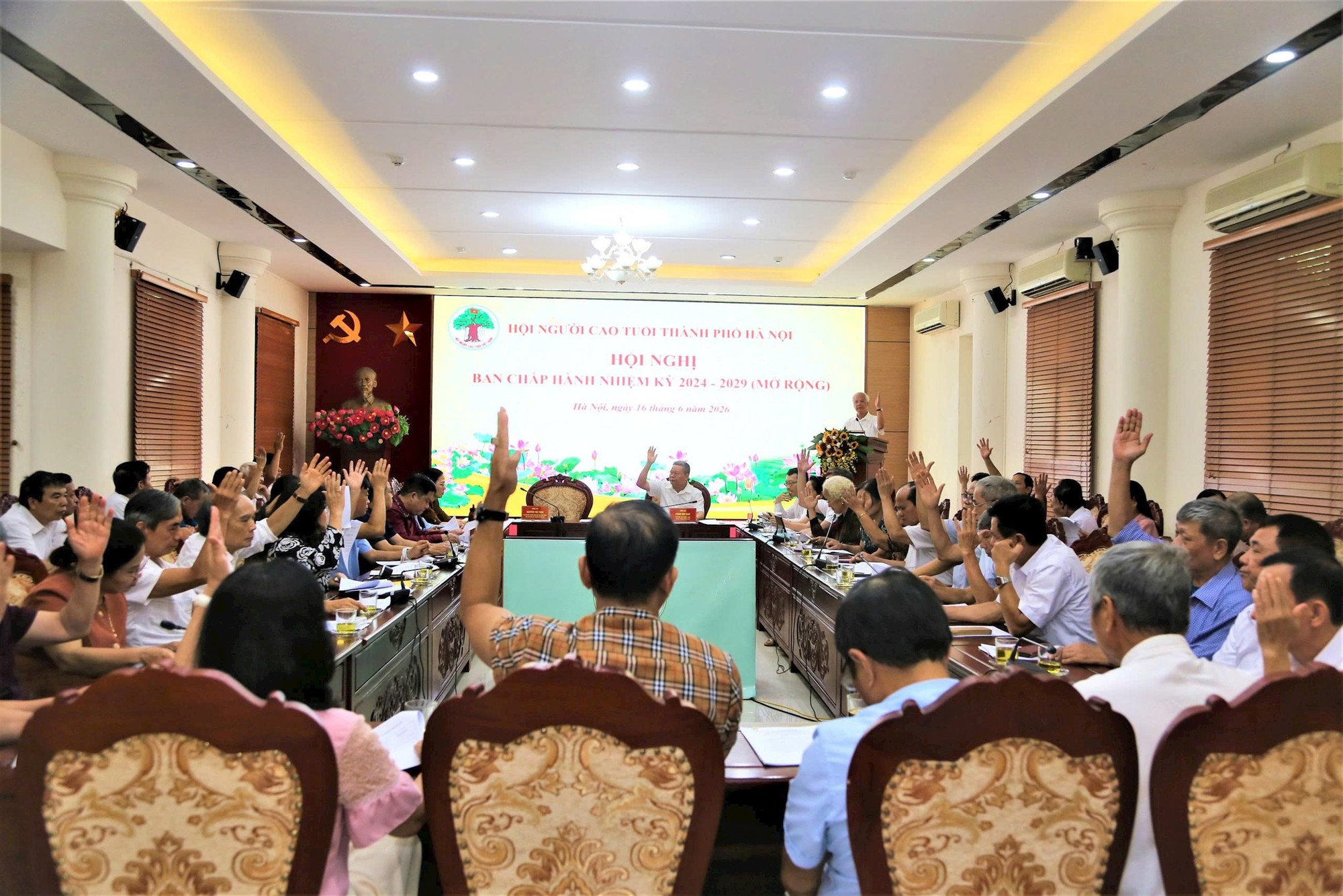 Hội Người cao tuổi thành phố Hà Nội tổ chức Hội nghị Ban Chấp hành (mở rộng)- Ảnh 4.