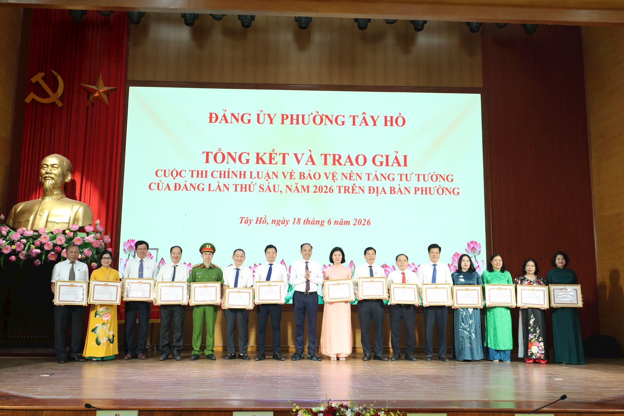 Phường Tây Hồ: Mô hình chính quyền địa phương hai cấp vận hành ổn định, hiệu quả- Ảnh 6.