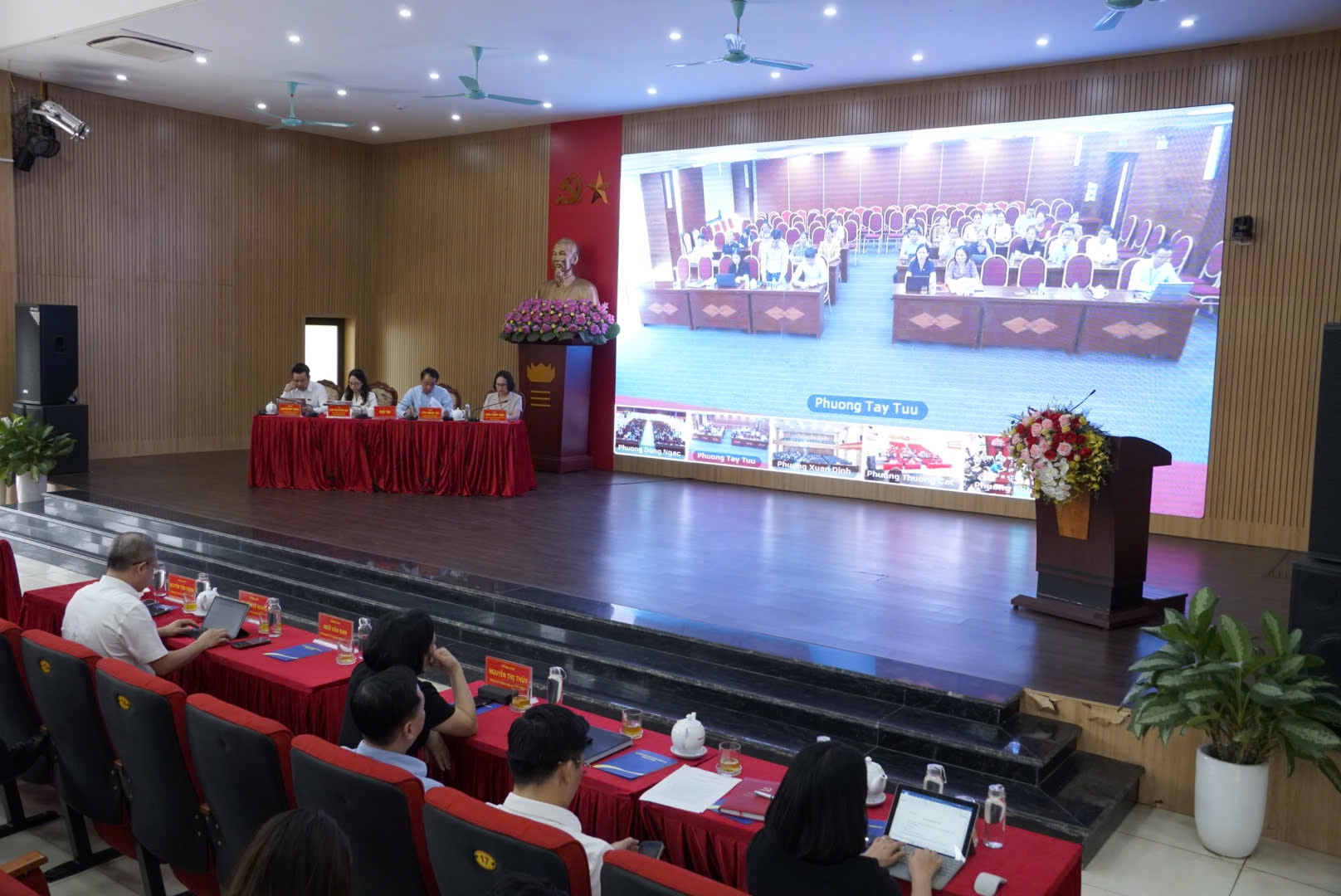 Đại biểu HĐND thành phố Hà Nội - Đơn vị bầu cử số 10 tiếp xúc cử tri trước kỳ họp- Ảnh 2.