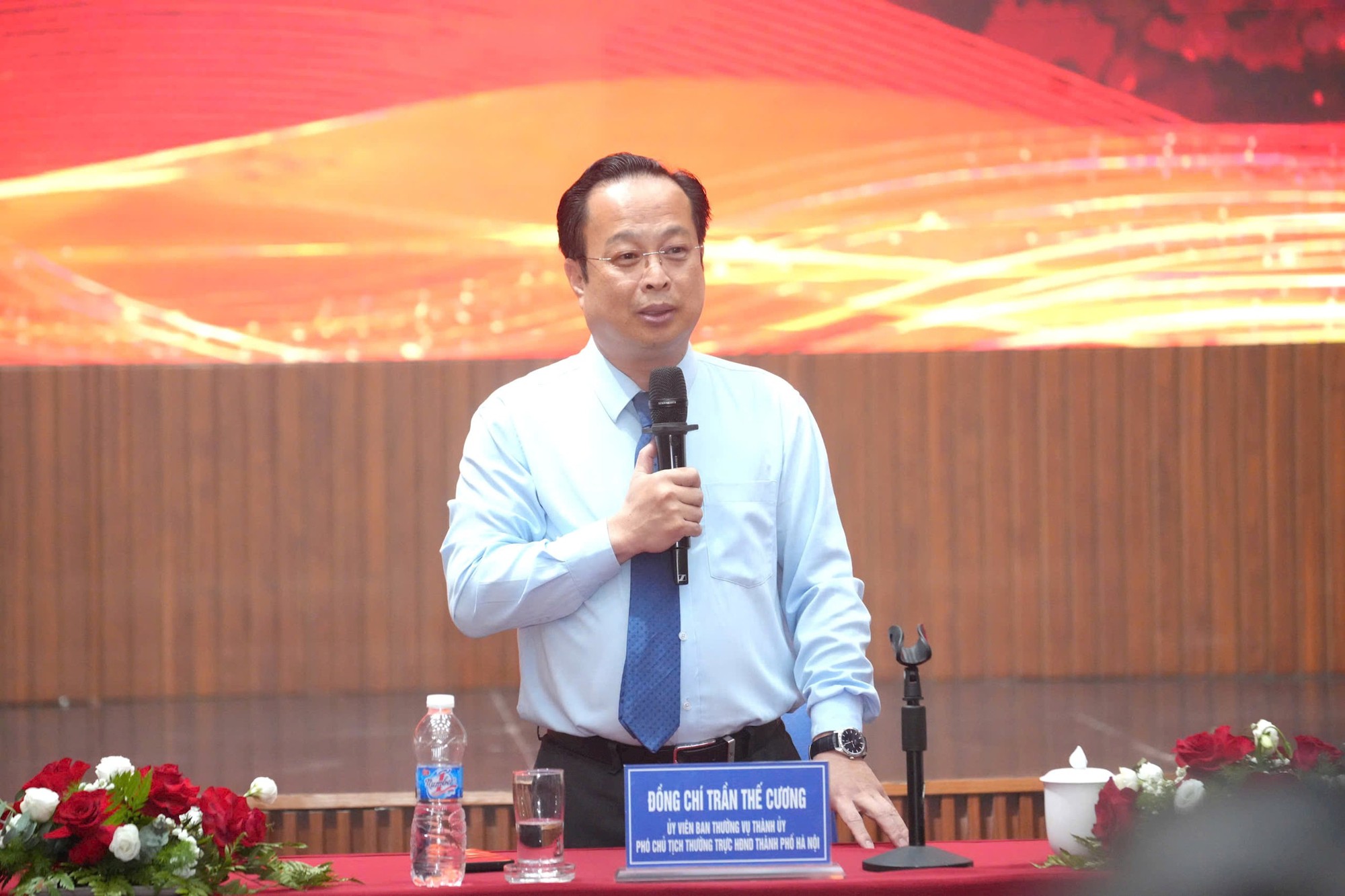 Lãnh đạo thành phố Hà Nội thăm, chúc mừng Cơ quan Báo và Phát thanh, Truyền hình Hà Nội- Ảnh 3.