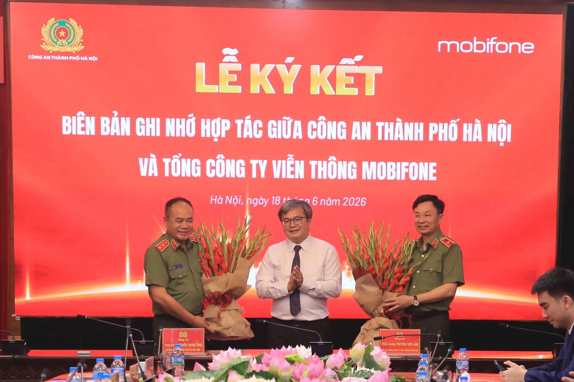 Công an Thành phố và MobiFone ký kết hợp tác toàn diện, chung tay xây dựng Thủ đô thông minh- Ảnh 1.