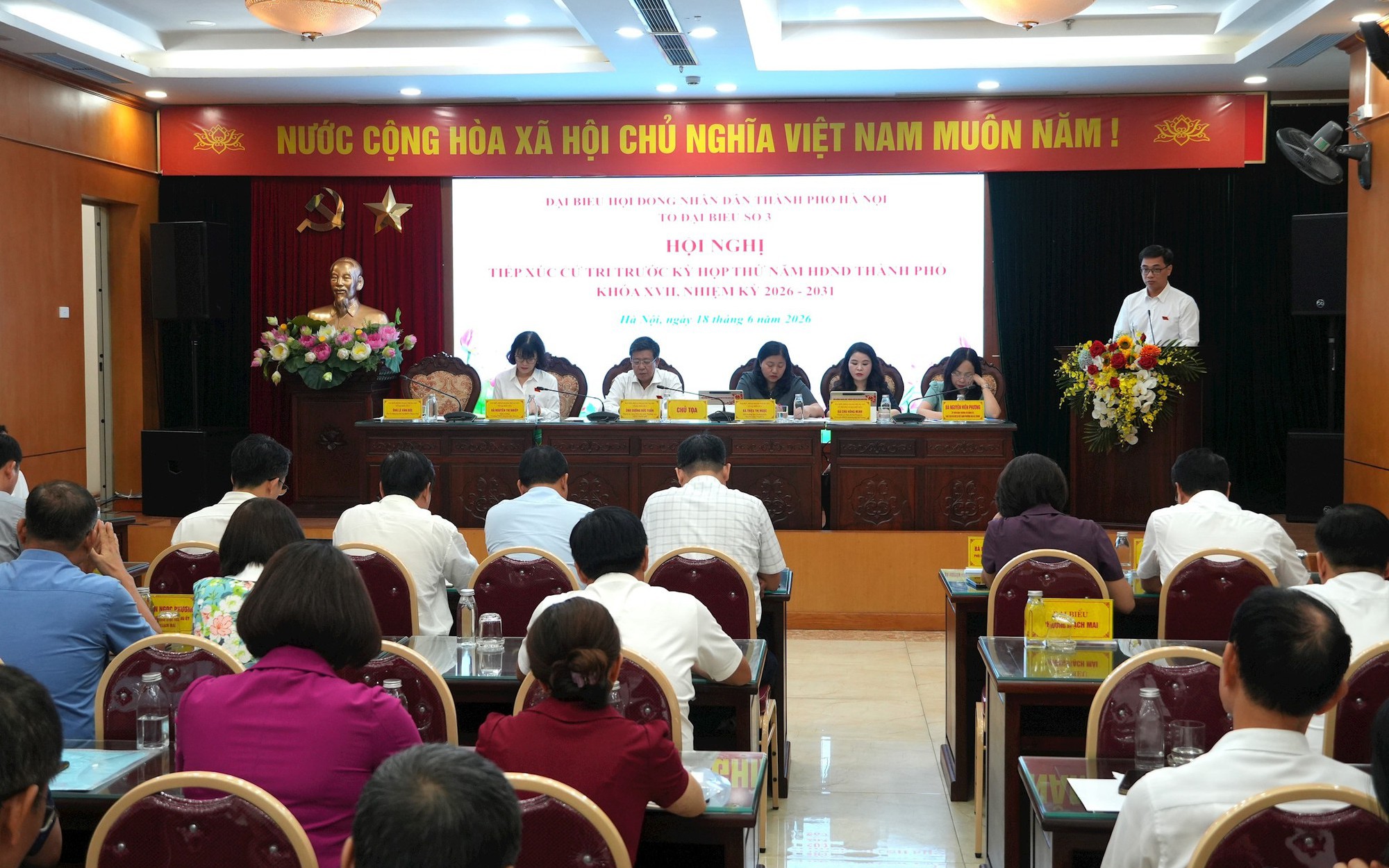 Đại biểu HĐND thành phố Hà Nội - Đơn vị bầu cử số 3 tiếp xúc cử tri trước kỳ họp