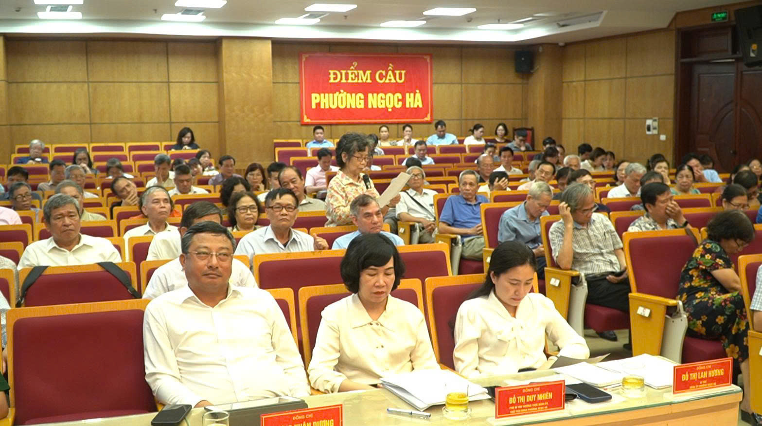 Đại biểu HĐND thành phố Hà Nội - Đơn vị bầu cử số 2 tiếp xúc cử tri trước kỳ họp- Ảnh 4.