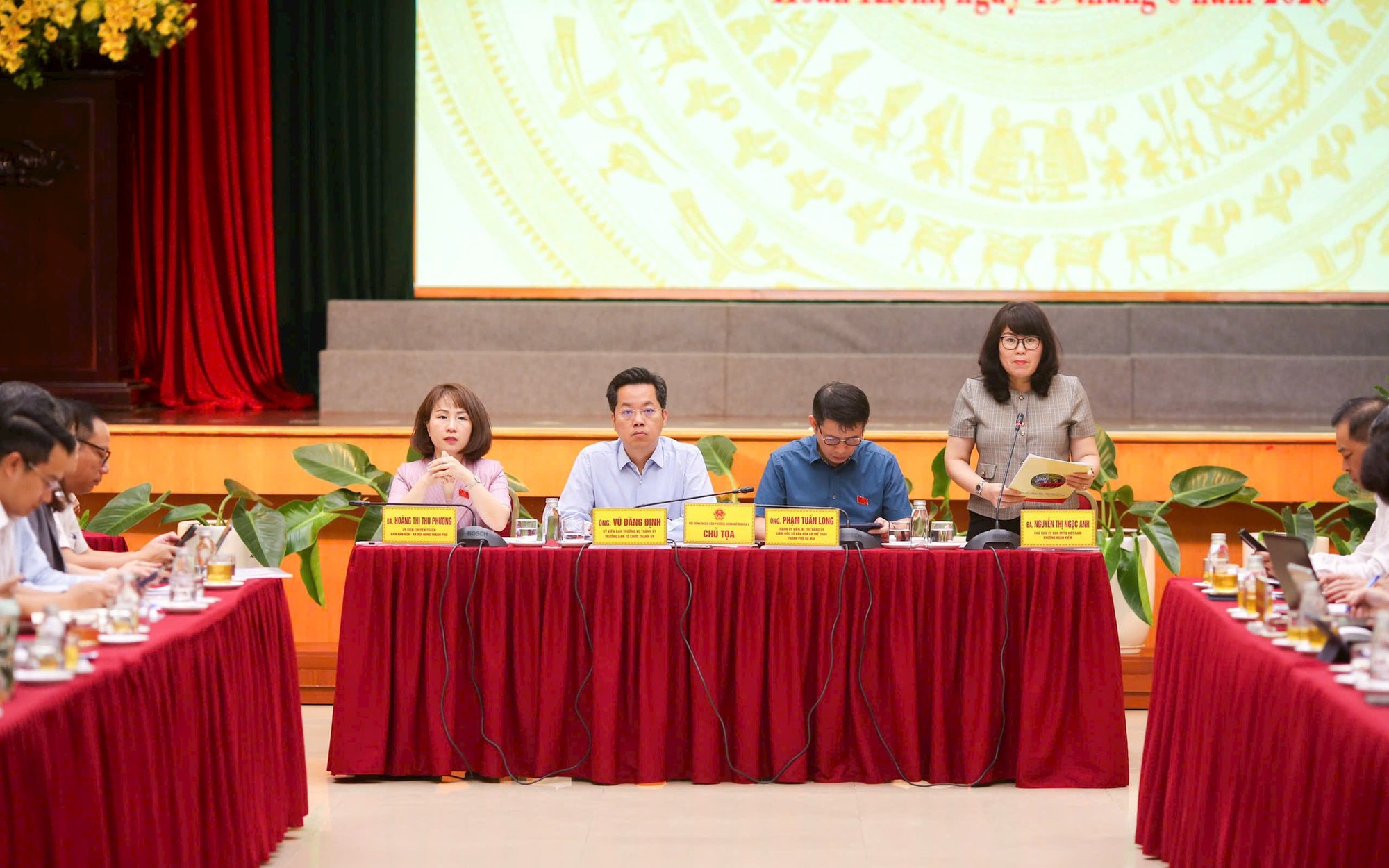 Đại biểu HĐND thành phố Hà Nội - Đơn vị bầu cử số 1 tiếp xúc cử tri