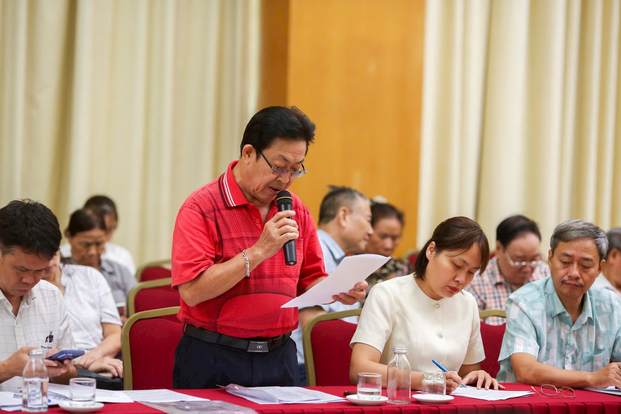 Đại biểu HĐND thành phố Hà Nội - Đơn vị bầu cử số 1 tiếp xúc cử tri- Ảnh 2.