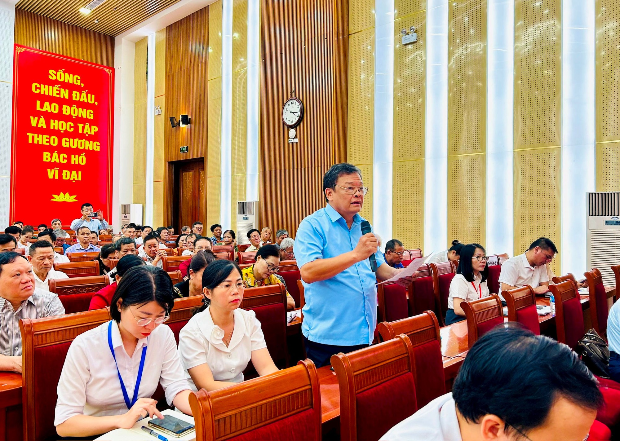 Tổ đại biểu số 8 HĐND thành phố Hà Nội tiếp xúc cử tri- Ảnh 2.