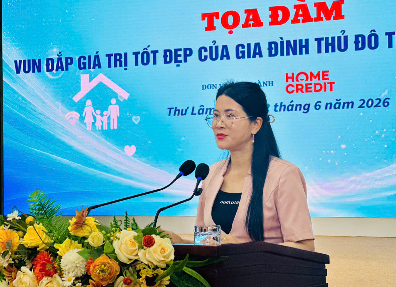 Tọa đàm "Vun đắp giá trị tốt đẹp của gia đình Thủ đô trong kỷ nguyên số"- Ảnh 1.