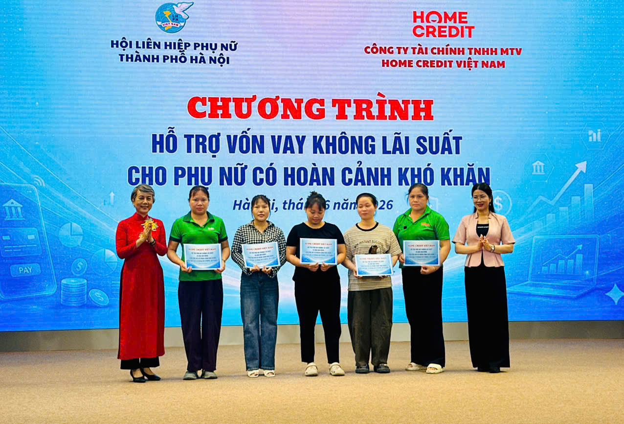 Tọa đàm "Vun đắp giá trị tốt đẹp của gia đình Thủ đô trong kỷ nguyên số"- Ảnh 5.