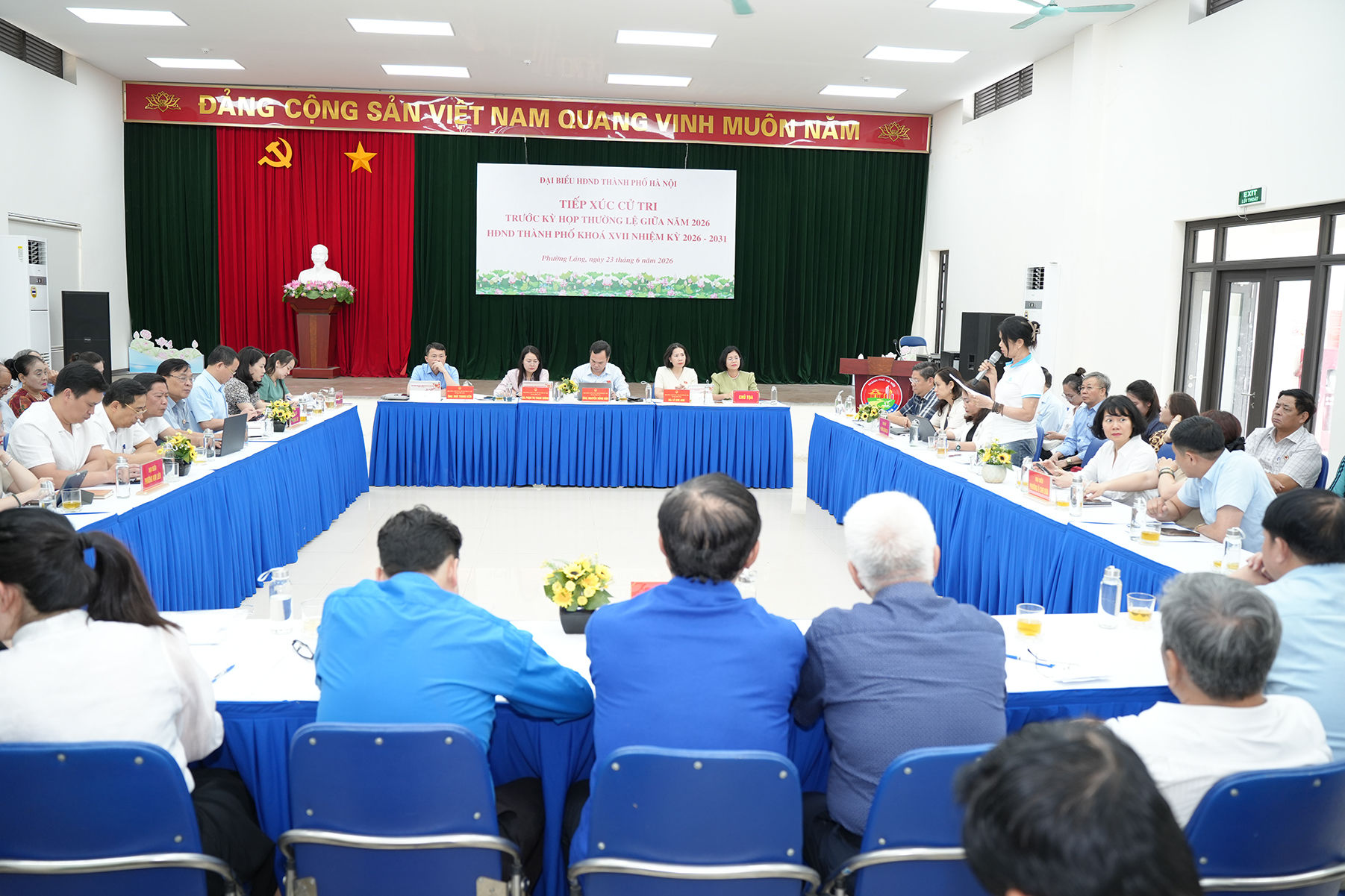 Đại biểu HĐND Thành phố tiếp xúc cử tri các phường Láng, Văn Miếu - Quốc Tử Giám, Kim Liên, Ô Chợ Dừa, Đống Đa- Ảnh 1.
