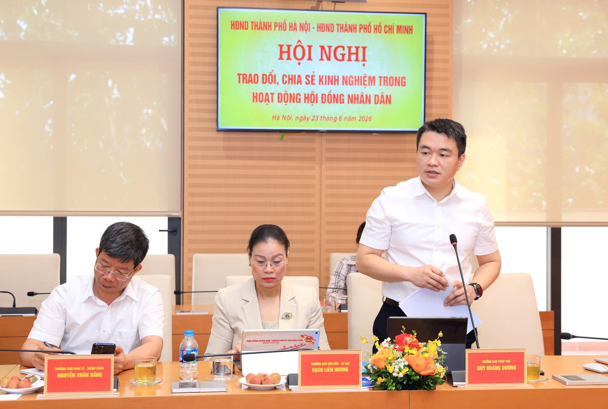 Thành phố Hà Nội và thành phố Hồ Chí Minh trao đổi kinh nghiệm trong hoạt động cơ quan dân cử- Ảnh 2.