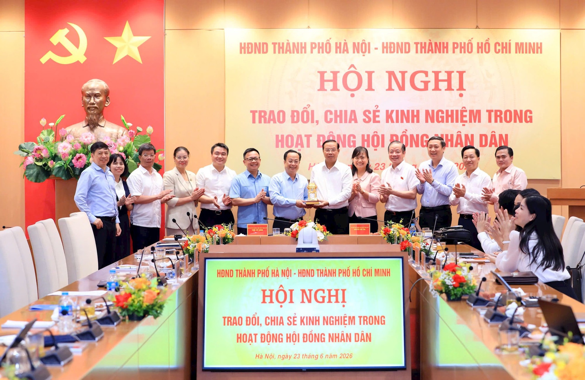 Thành phố Hà Nội và thành phố Hồ Chí Minh trao đổi kinh nghiệm trong hoạt động cơ quan dân cử- Ảnh 7.