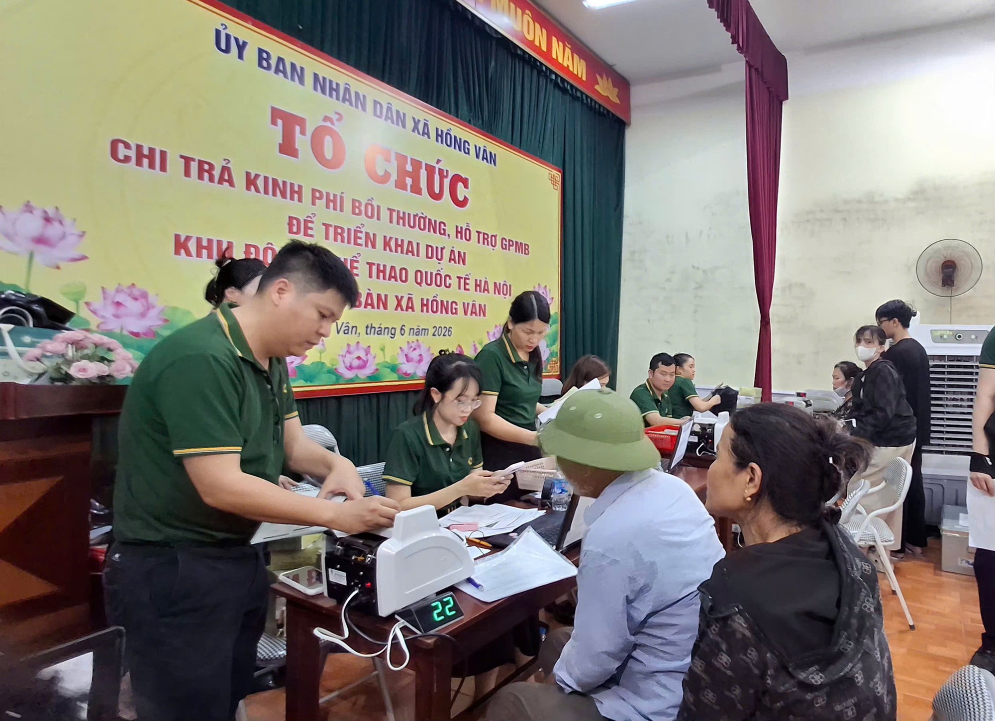 Đoàn giám sát Ủy ban MTTQ Việt Nam Thành phố kiểm tra thực hiện dân chủ ở cơ sở tại xã Hồng Vân- Ảnh 5.