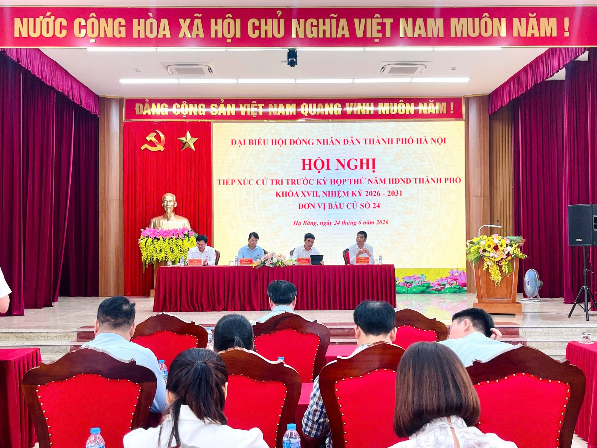 Đại biểu HĐND Thành phố tiếp xúc cử tri các xã Hạ Bằng, Thạch Thất, Tây Phương, Hòa Lạc, Yên Xuân- Ảnh 1.
