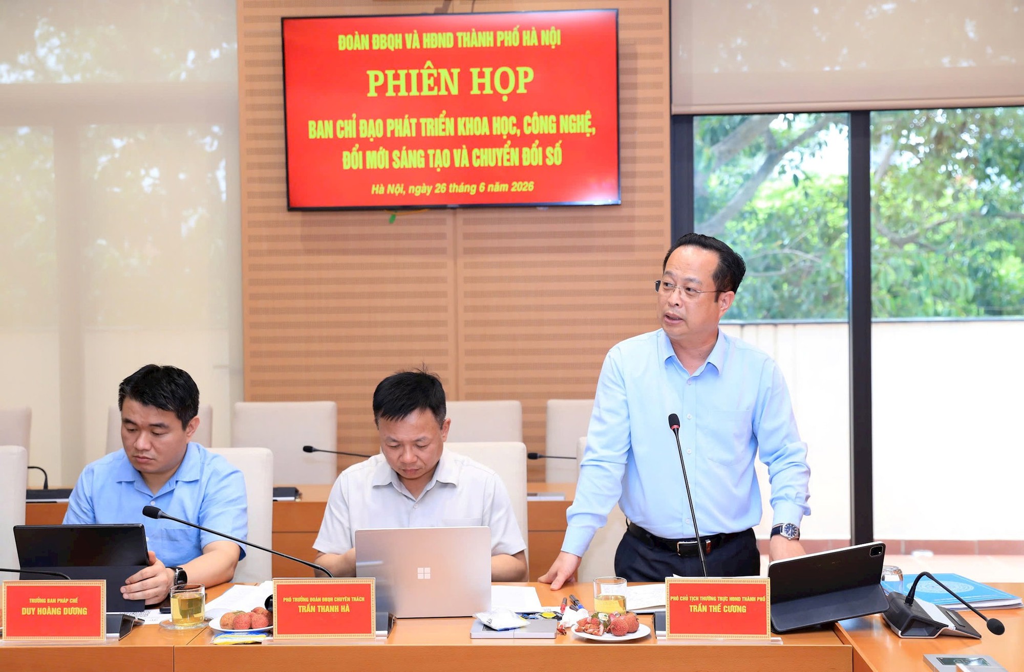 Chủ tịch HĐND Thành phố Phùng Thị Hồng Hà yêu cầu tăng tốc các nhiệm vụ chuyển đổi số- Ảnh 3.