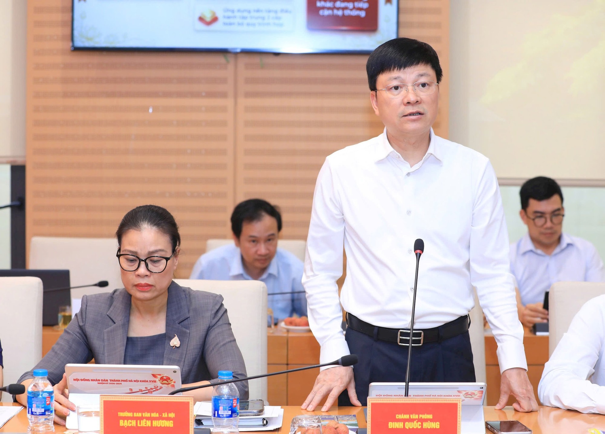 Chủ tịch HĐND Thành phố Phùng Thị Hồng Hà yêu cầu tăng tốc các nhiệm vụ chuyển đổi số- Ảnh 2.