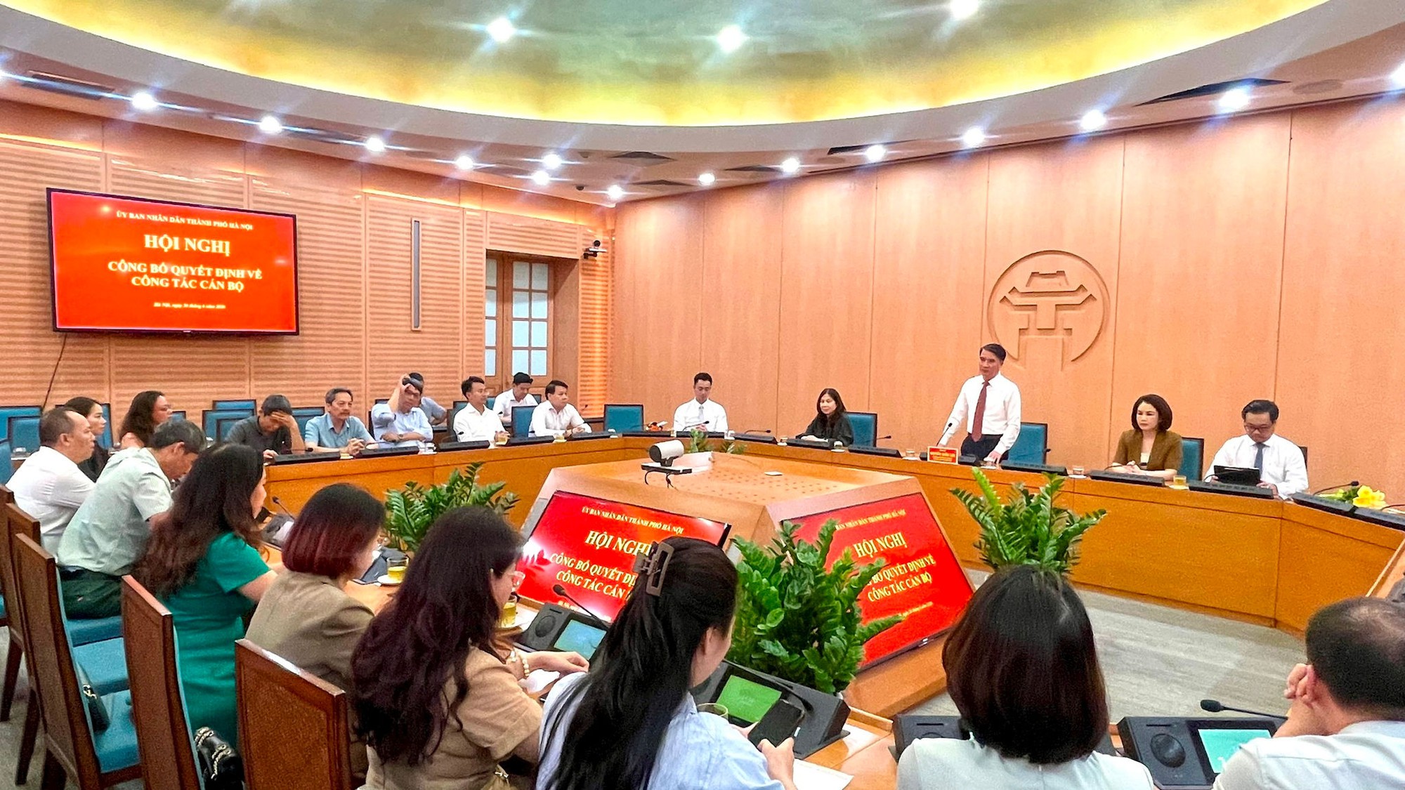 Trao quyết định bổ nhiệm Phó Giám đốc Sở Tài chính và Sở Du lịch- Ảnh 1.