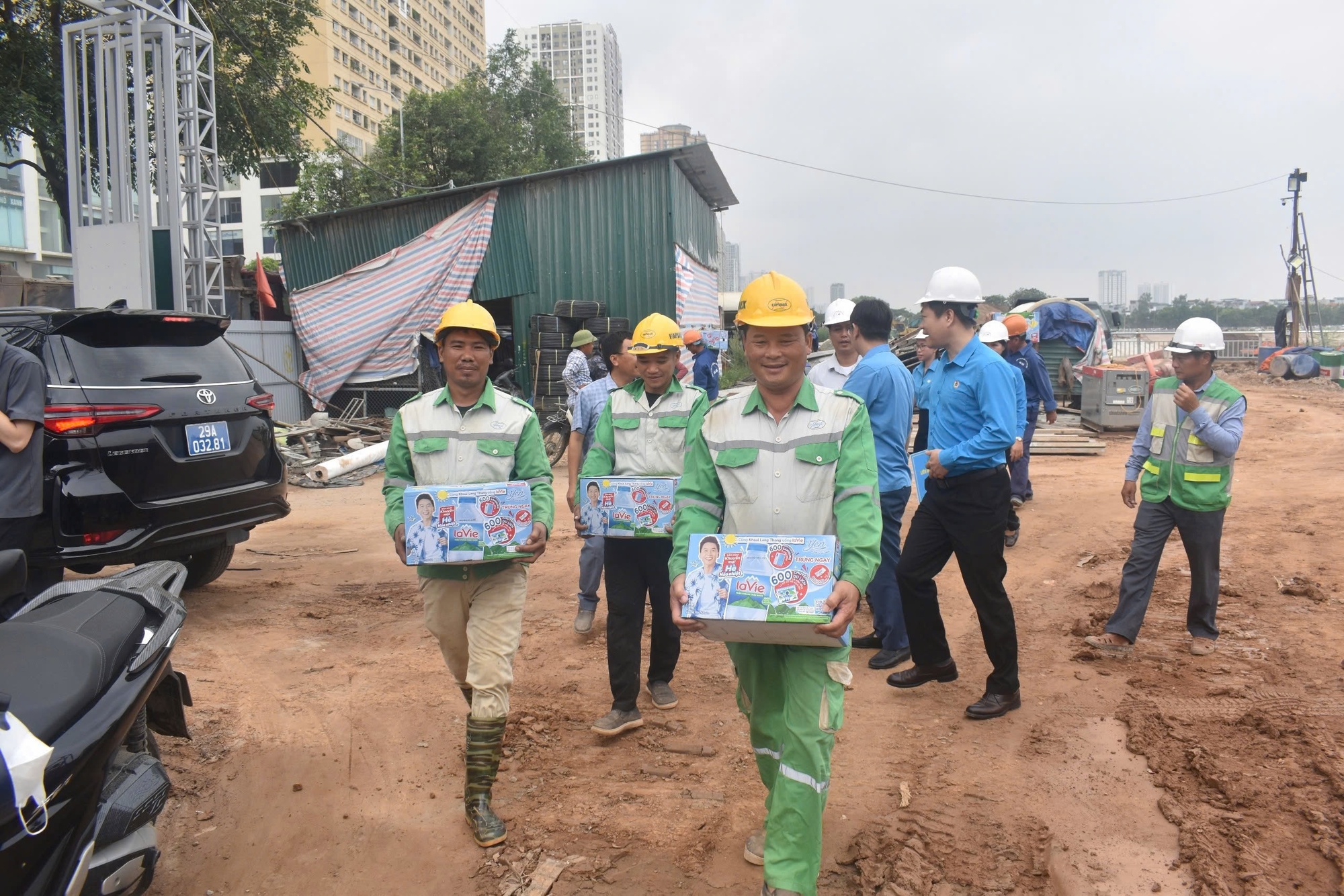 Công đoàn Thủ đô tiếp sức công nhân trên công trình trọng điểm- Ảnh 2.