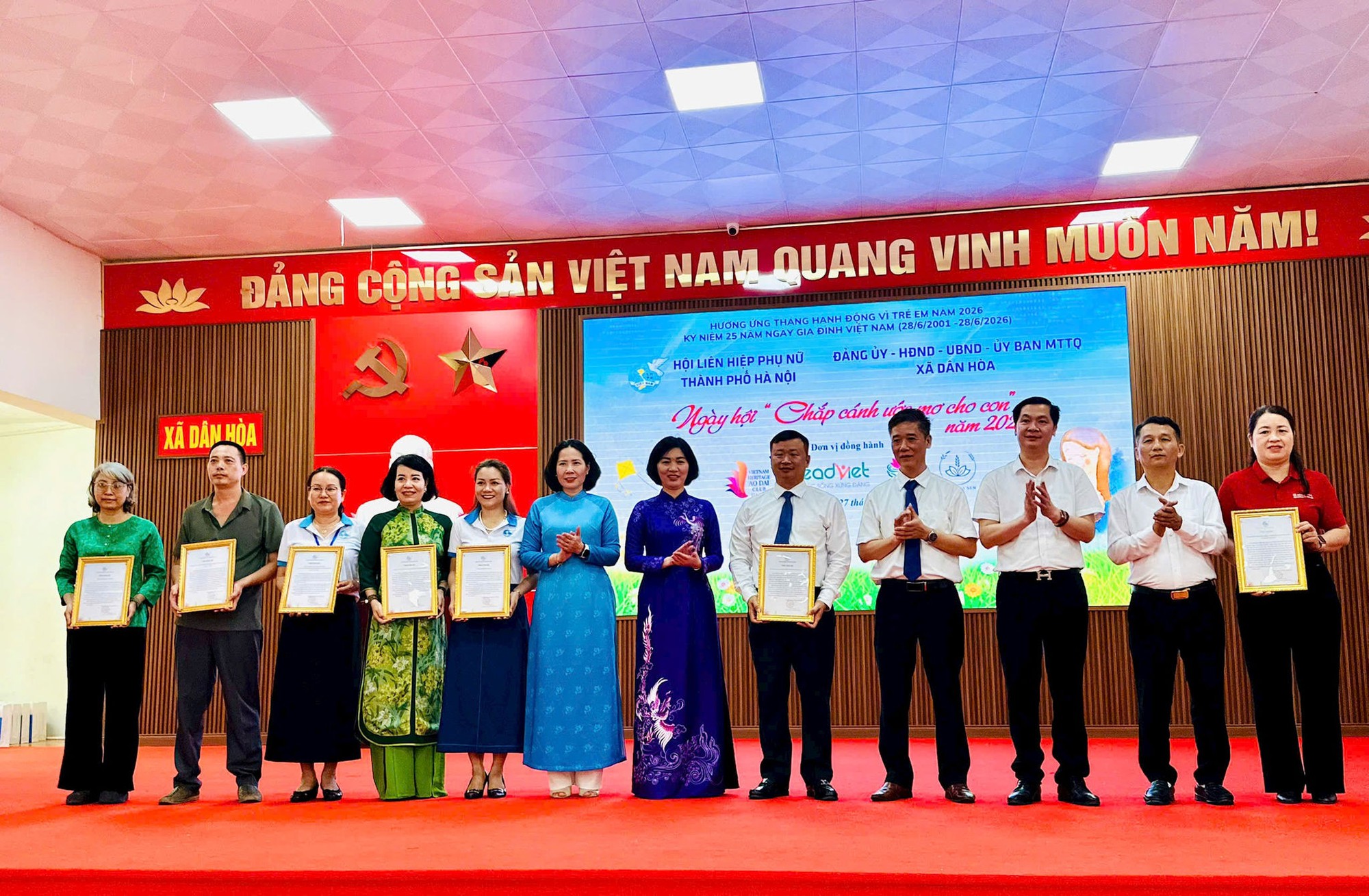 Lan tỏa yêu thương đến 100 trẻ mồ côi, trẻ em có hoàn cảnh đặc biệt khó khăn- Ảnh 2.