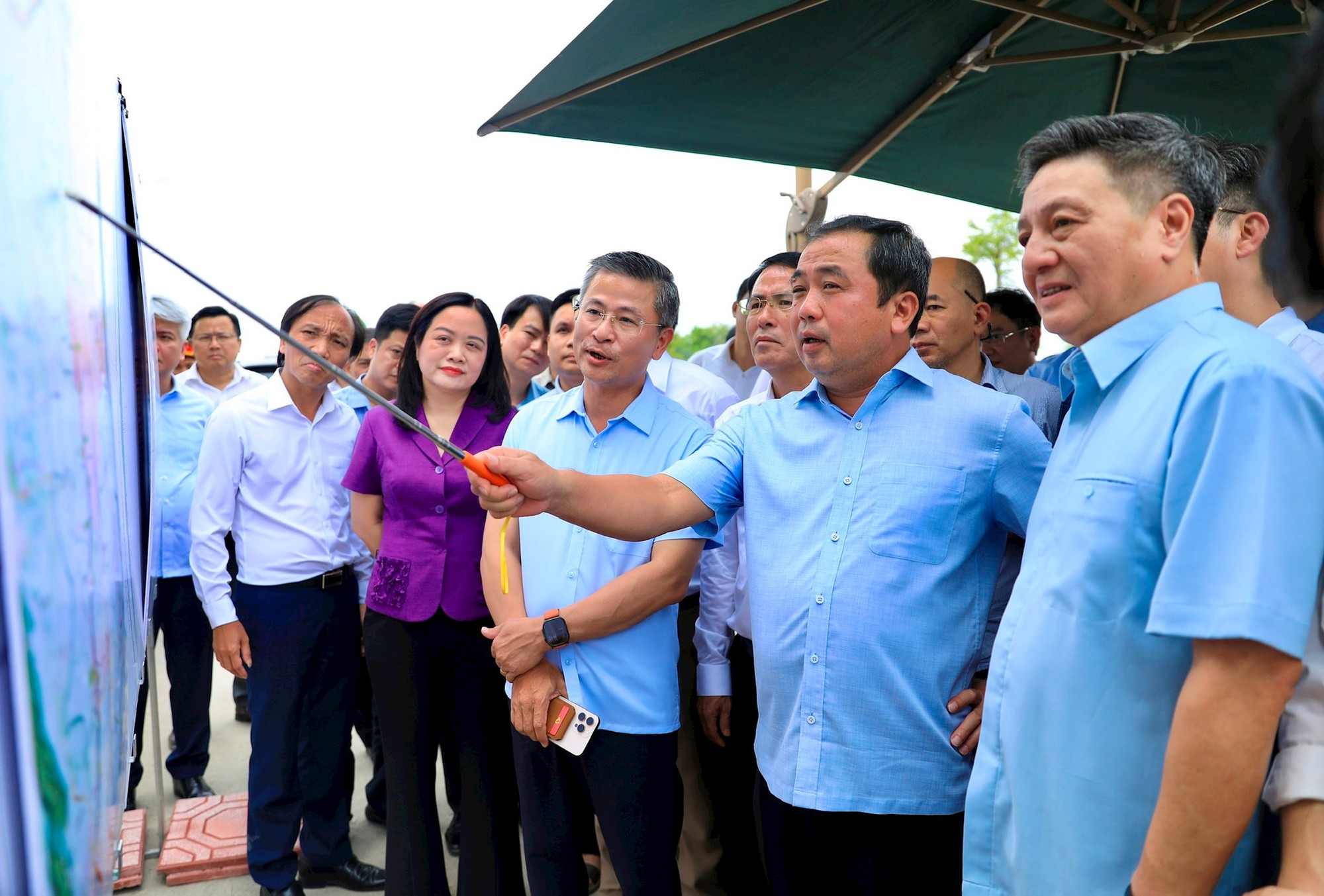 Bí thư Thành ủy Trần Đức Thắng kiểm tra tiến độ một số dự án giao thông trọng điểm của Thủ đô- Ảnh 3.