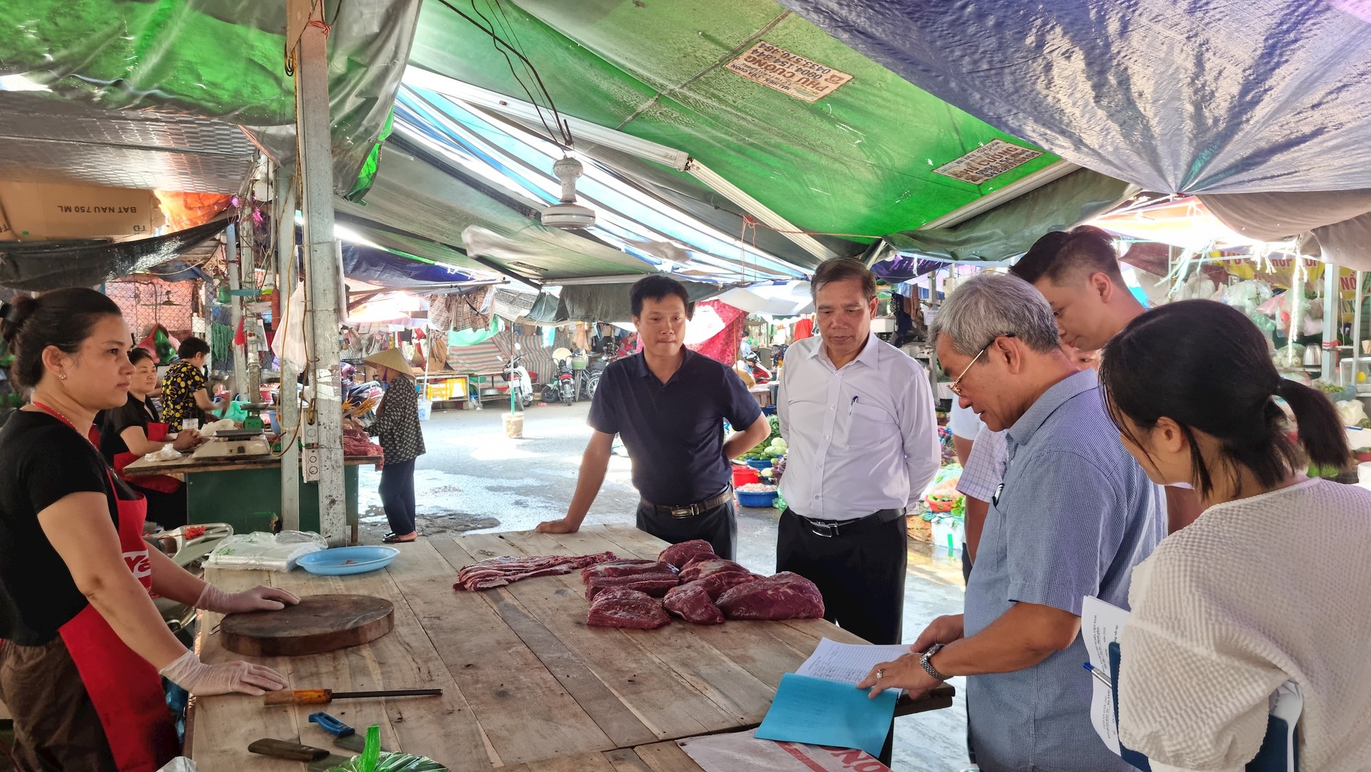Chấm dứt hoạt động giết mổ nhỏ lẻ, xử lý nghiêm cơ sở vi phạm- Ảnh 2.