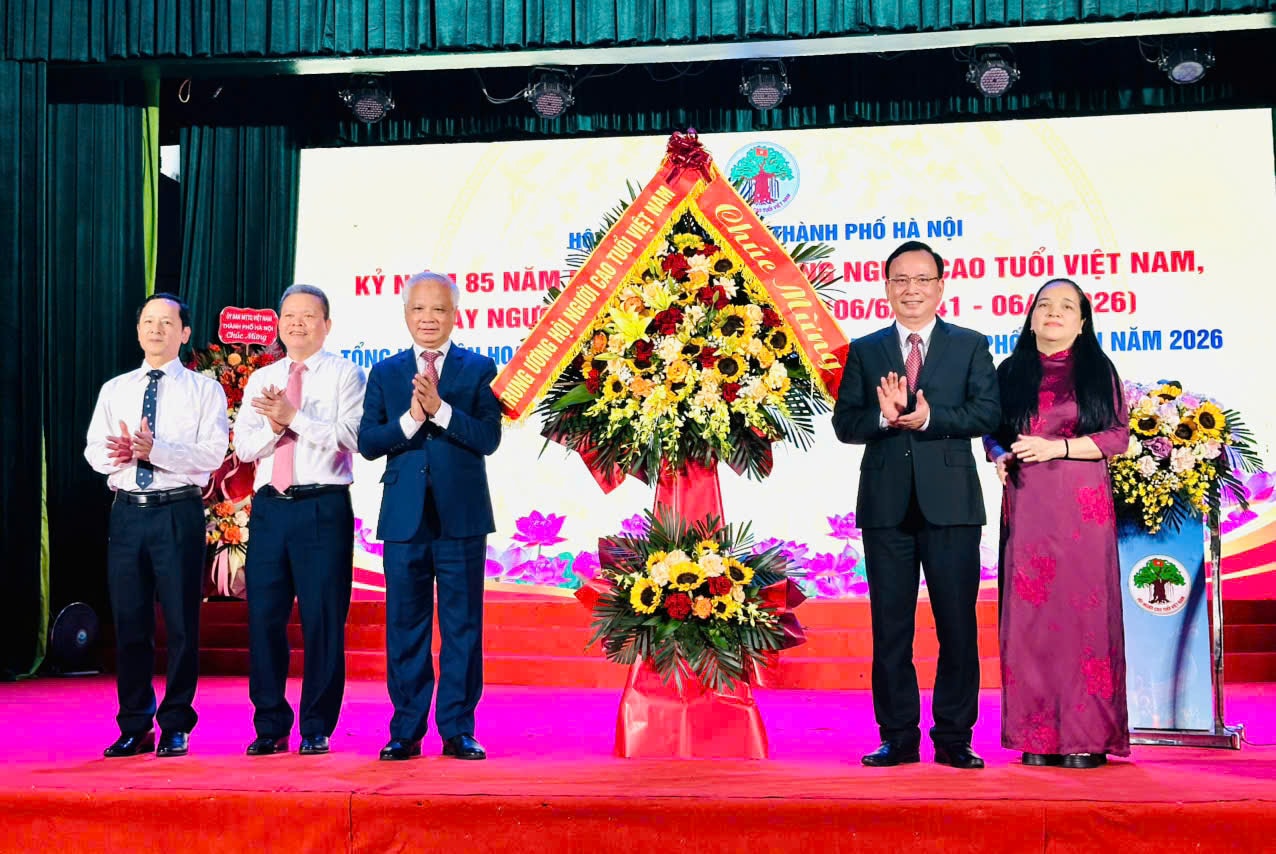 Hà Nội kỷ niệm 85 năm Ngày truyền thống Người cao tuổi Việt Nam- Ảnh 1.