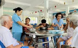 Khen thưởng thành tích xuất sắc trong công tác tiếp nhận, quản lý, chăm sóc, nuôi dưỡng và phục hồi chức năng cho các đối tượng bảo trợ xã hội