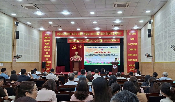Phường Long Biên tổ chức hội nghị tập huấn kỹ năng thông tin, tuyên truyền về Cải cách hành chính nhà nước năm 2026- Ảnh 3. Phường Long Biên tổ chức hội nghị tập huấn kỹ năng thông tin, tuyên truyền về Cải cách hành chính nhà nước năm 2026- Ảnh 3.