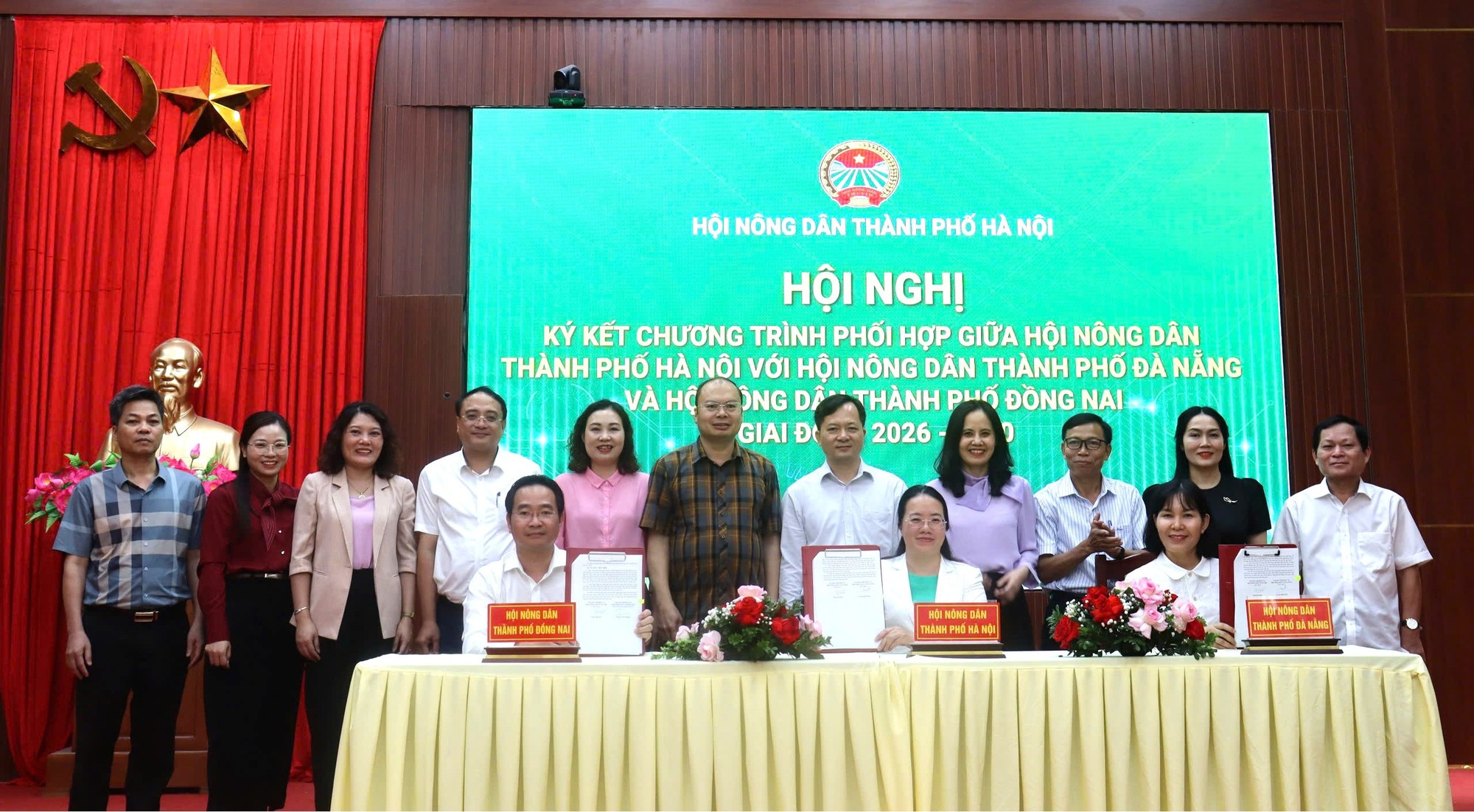 Hội Nông dân thành phố Hà Nội, Đà Nẵng và Đồng Nai ký kết phối hợp giai đoạn 2026-2030- Ảnh 1.