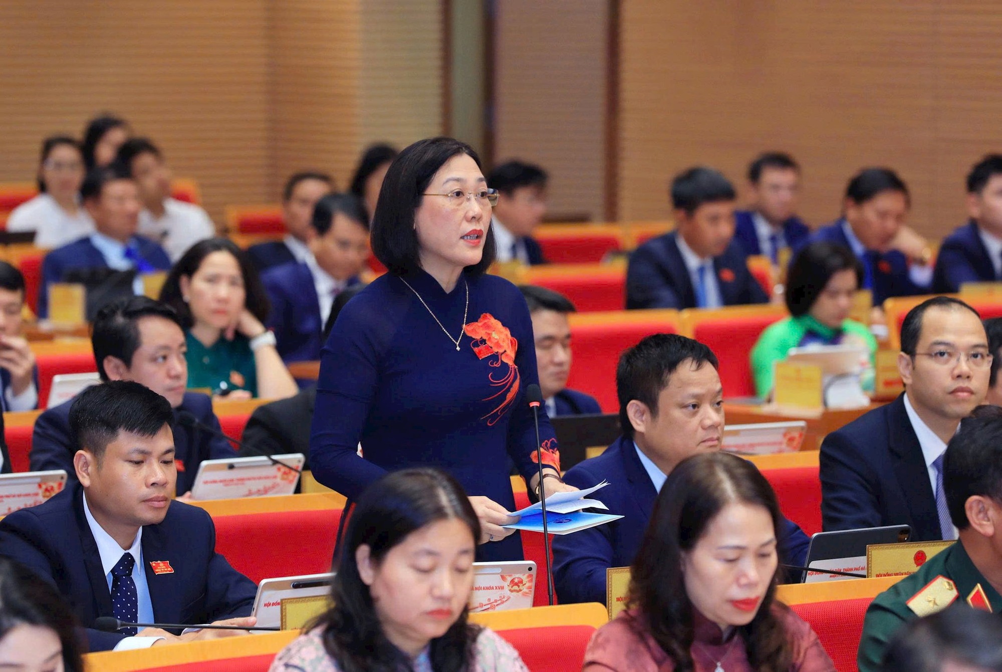 Đại biểu HĐND thành phố Hà Nội thảo luận nhiệm vụ trọng tâm phát triển kinh tế - xã hội- Ảnh 4. Đại biểu HĐND thành phố Hà Nội thảo luận nhiệm vụ trọng tâm phát triển kinh tế - xã hội- Ảnh 4.